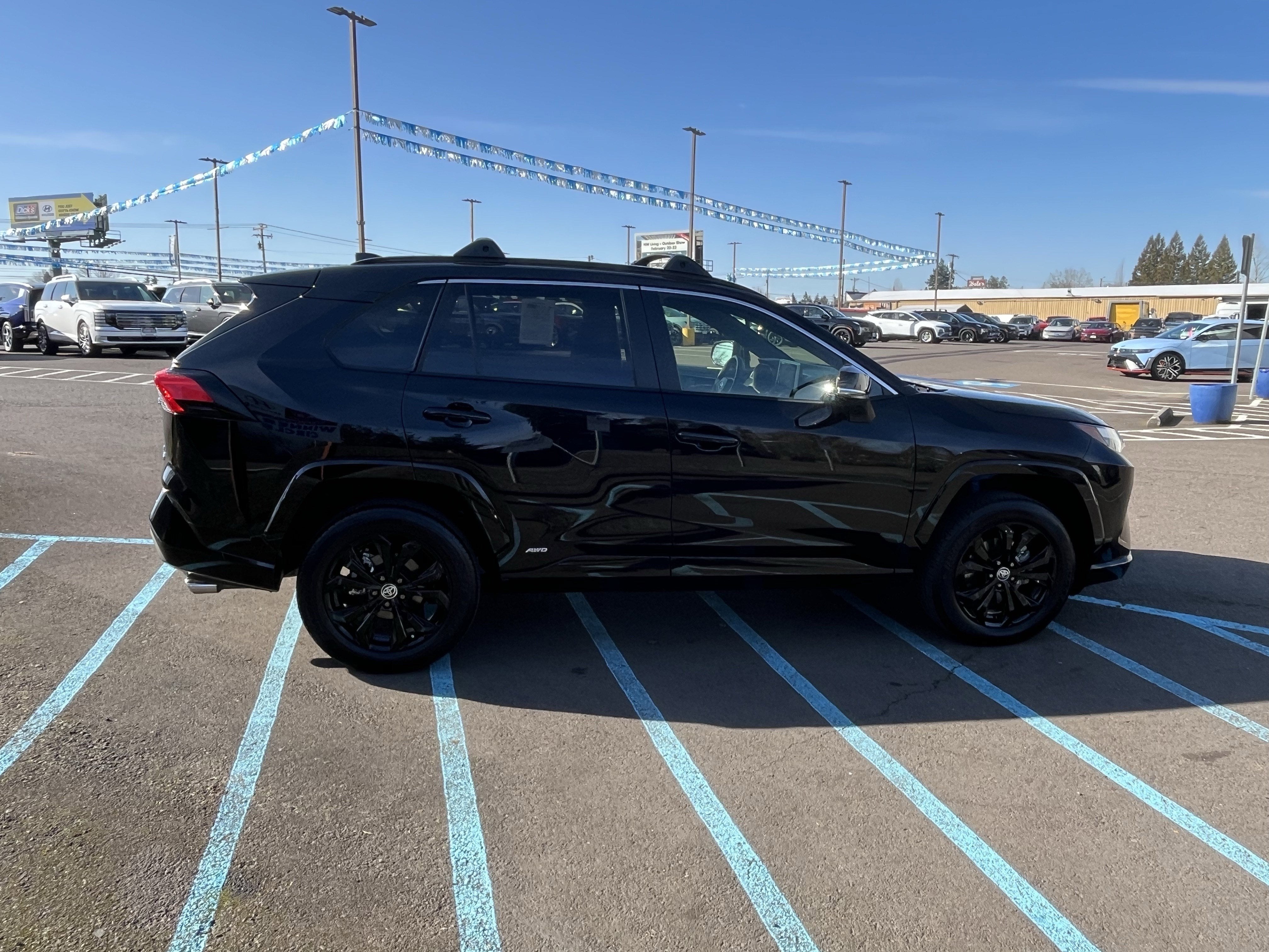 2023 Toyota RAV4 Hybrid SE