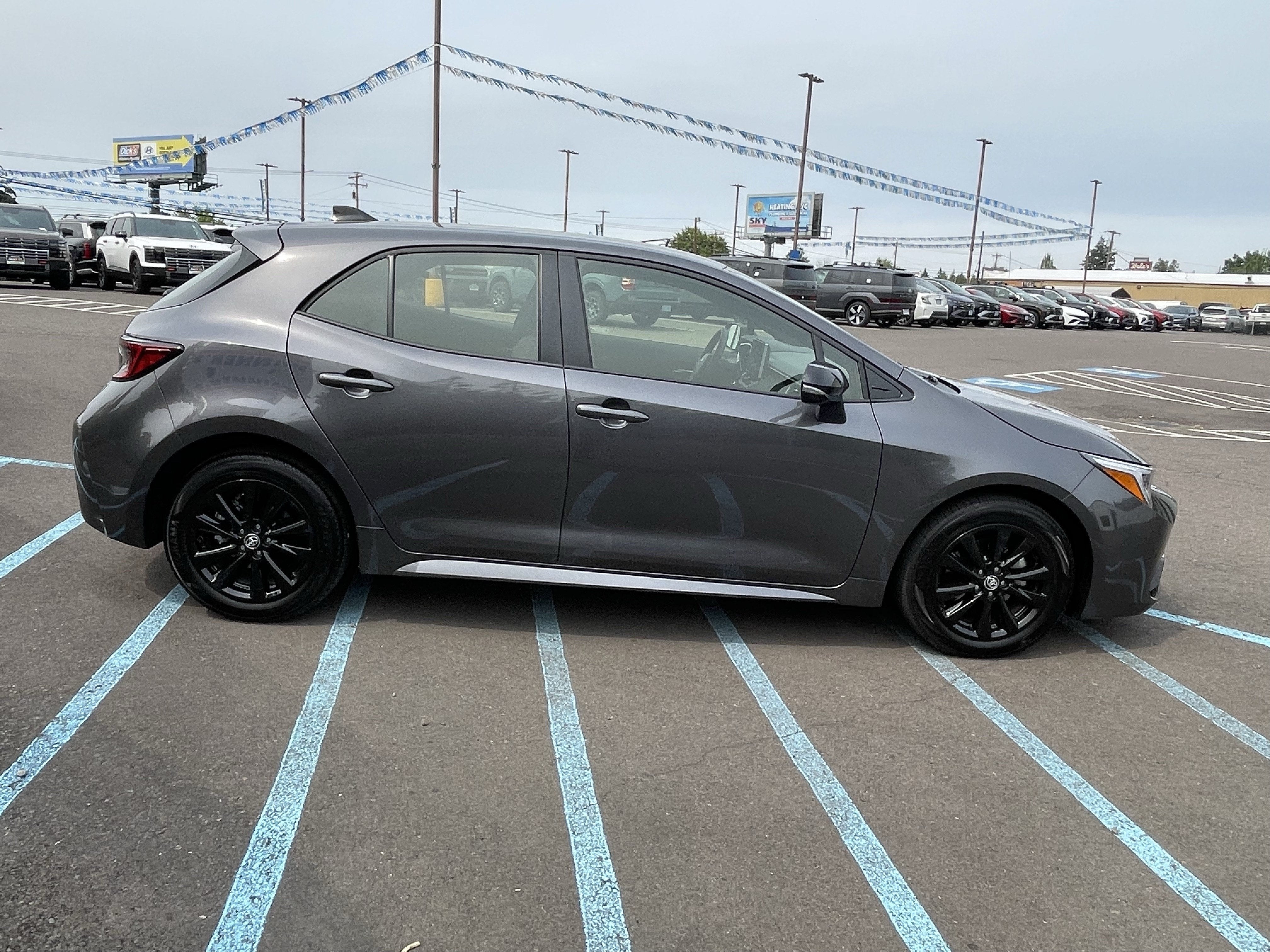 2026 Toyota Corolla Hatchback SE