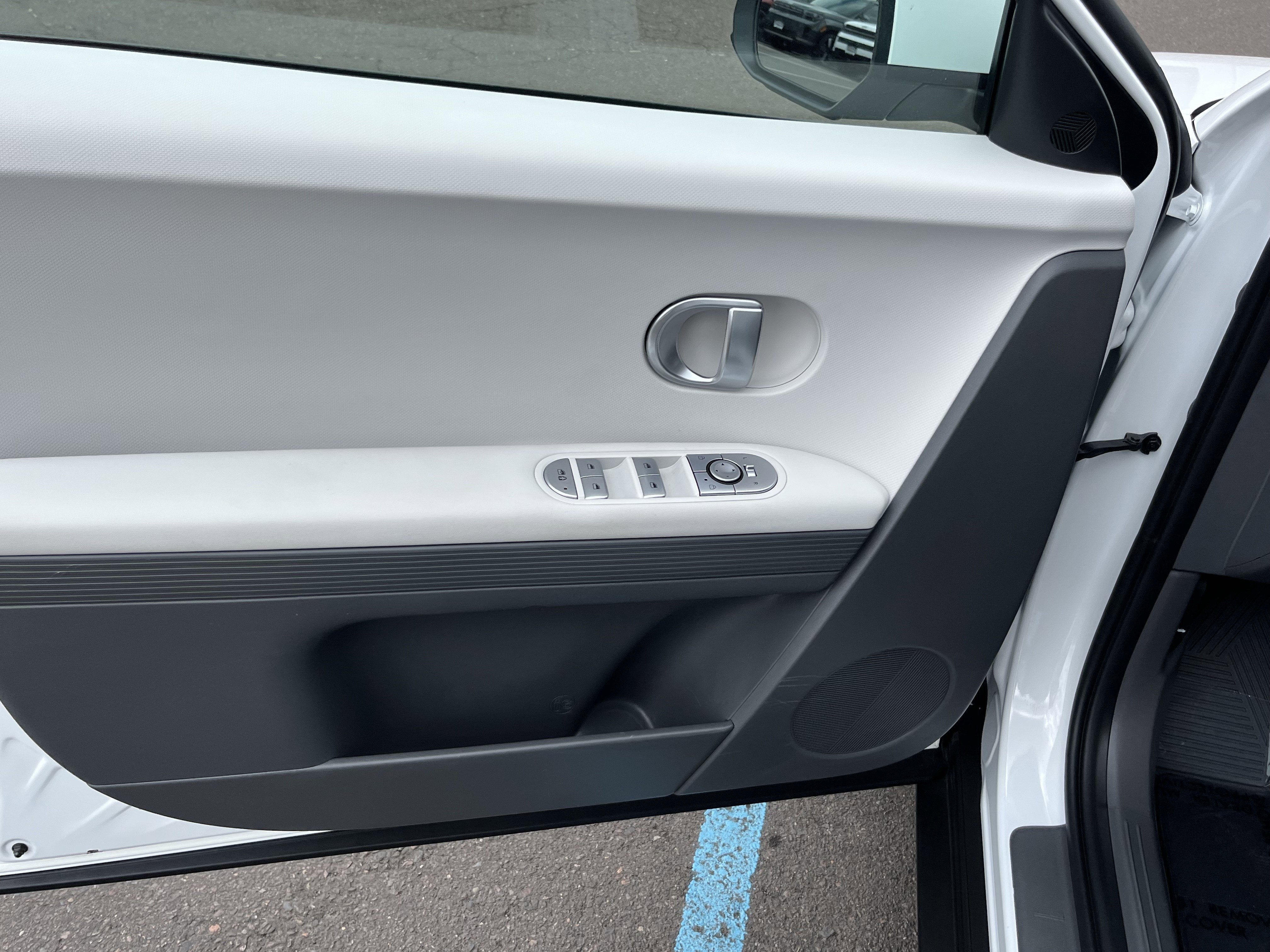 2024 Hyundai IONIQ 5 SE