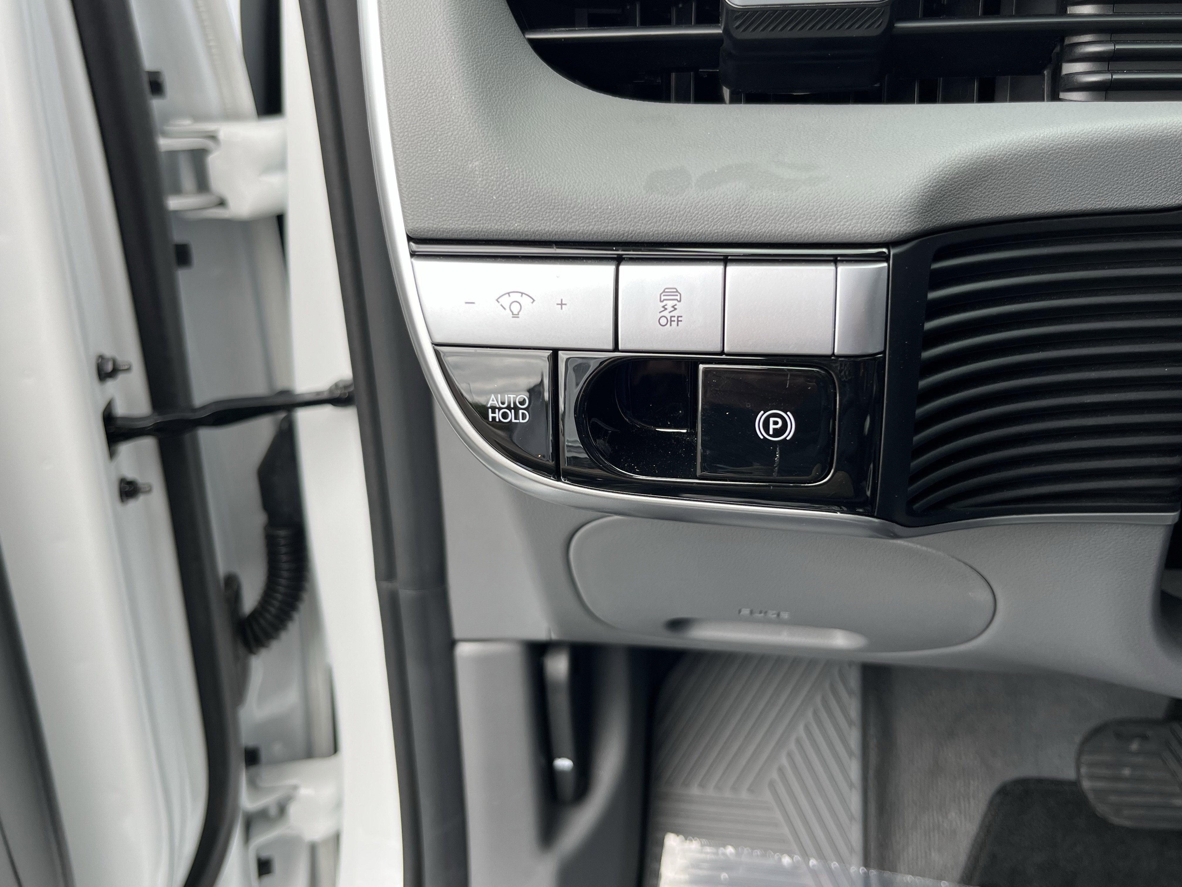 2024 Hyundai IONIQ 5 SE