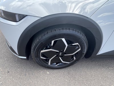 2024 Hyundai IONIQ 5 SE