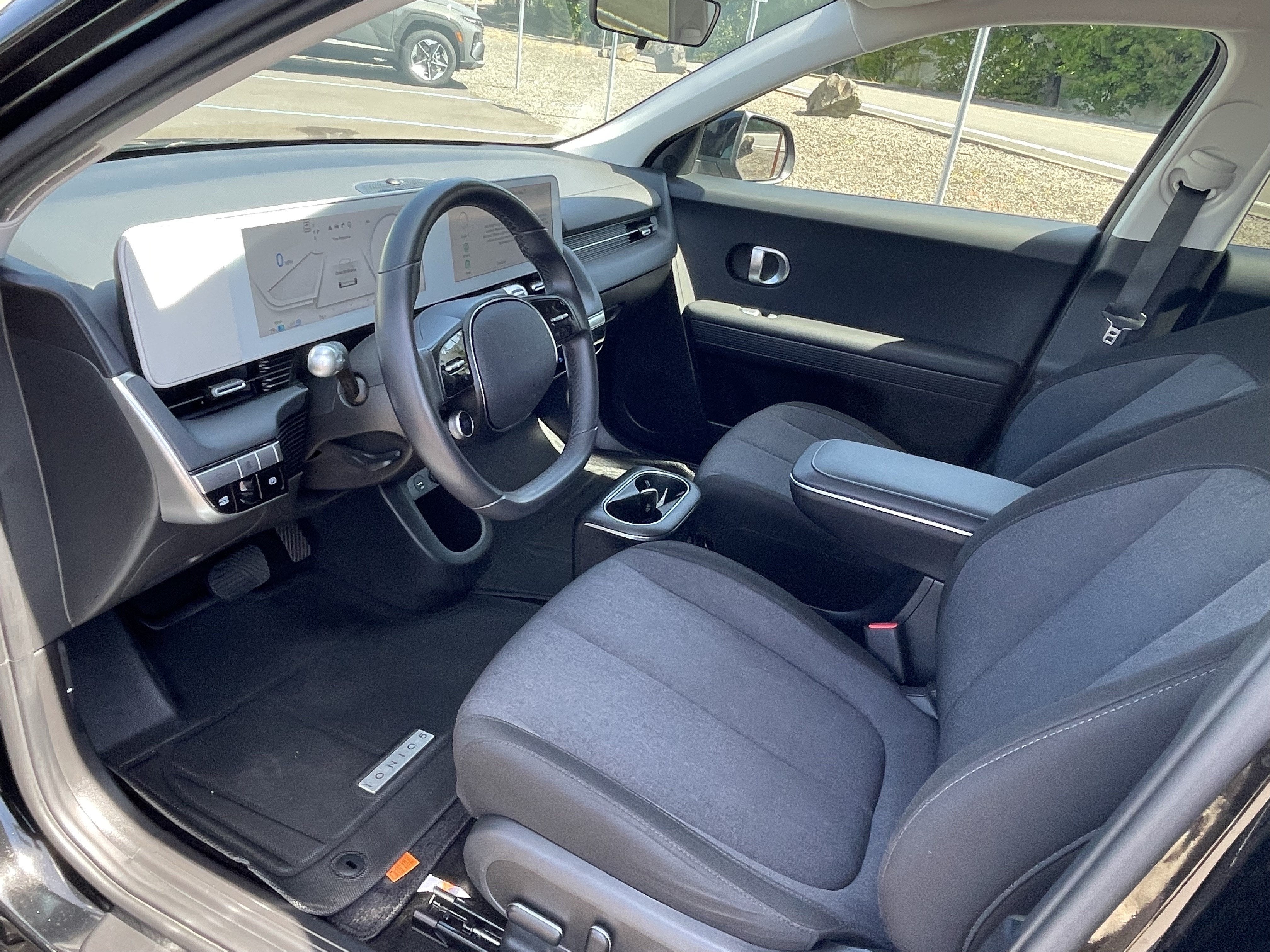 2024 Hyundai IONIQ 5 SE