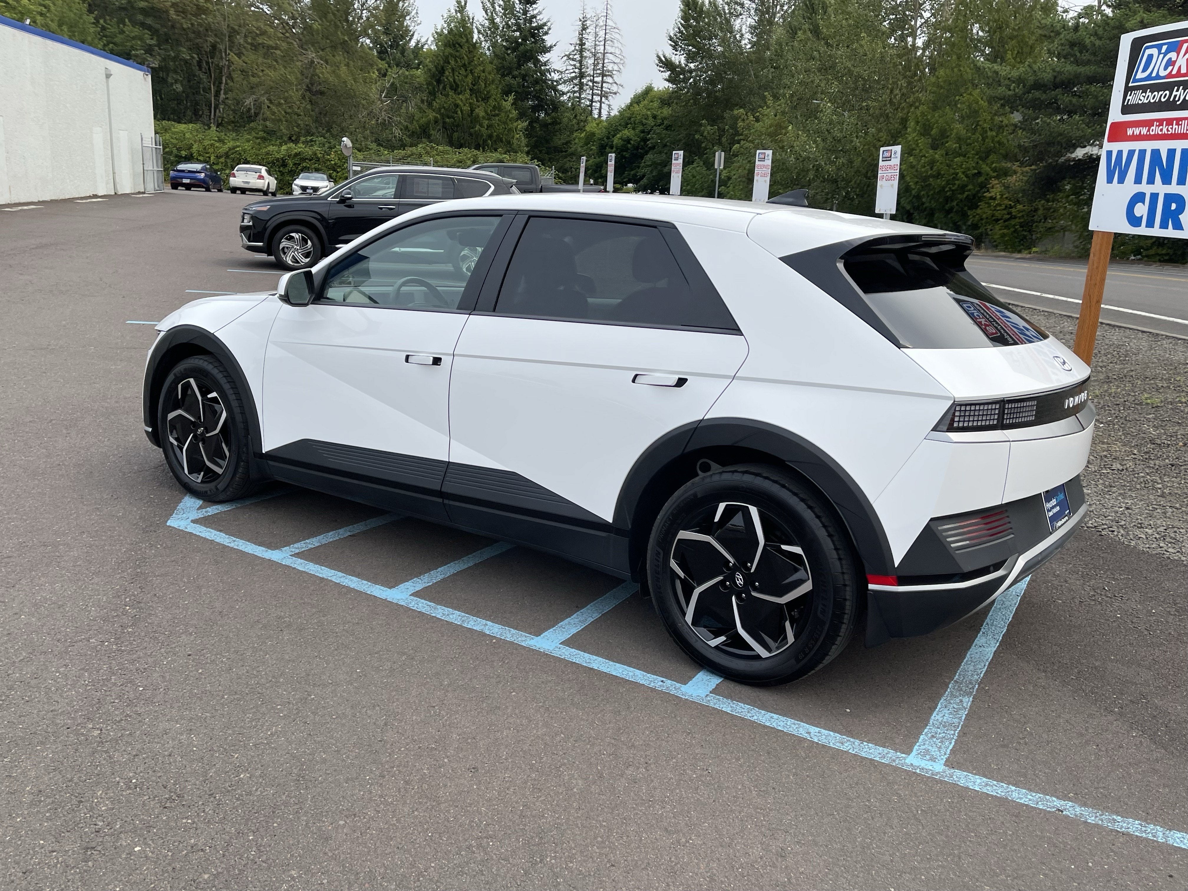 2024 Hyundai IONIQ 5 SEL