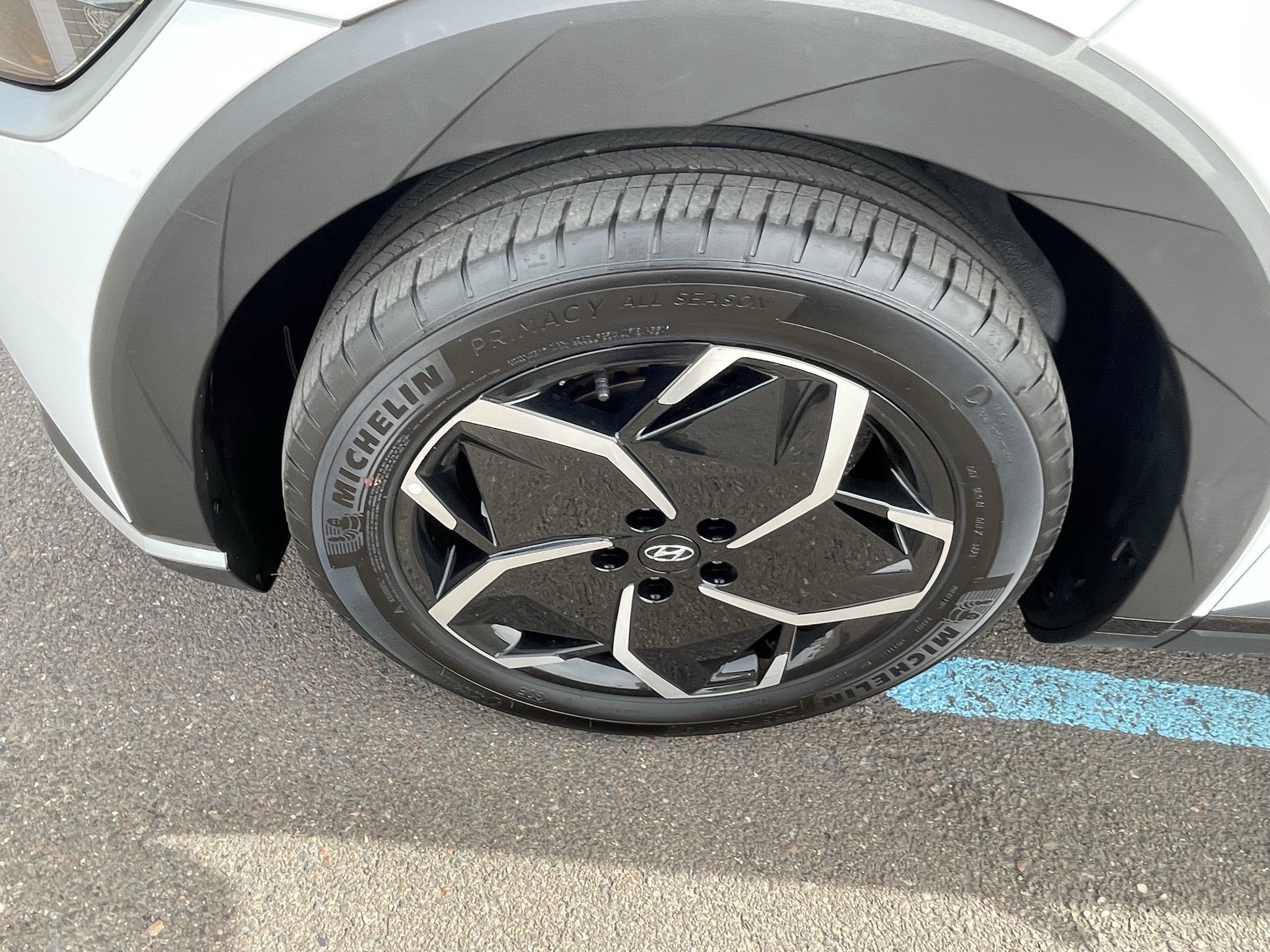 2024 Hyundai IONIQ 5 SEL