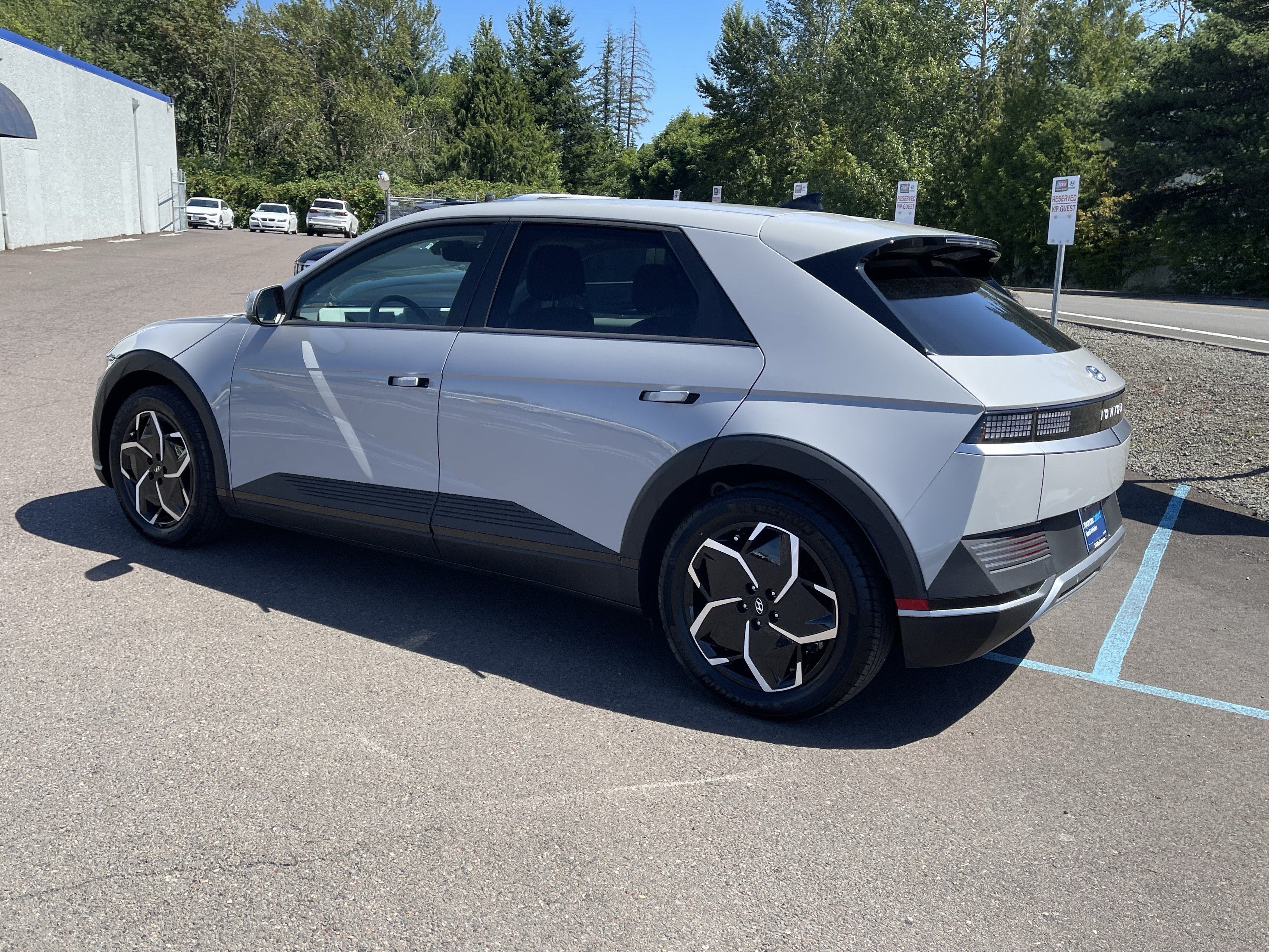 2024 Hyundai IONIQ 5 SEL