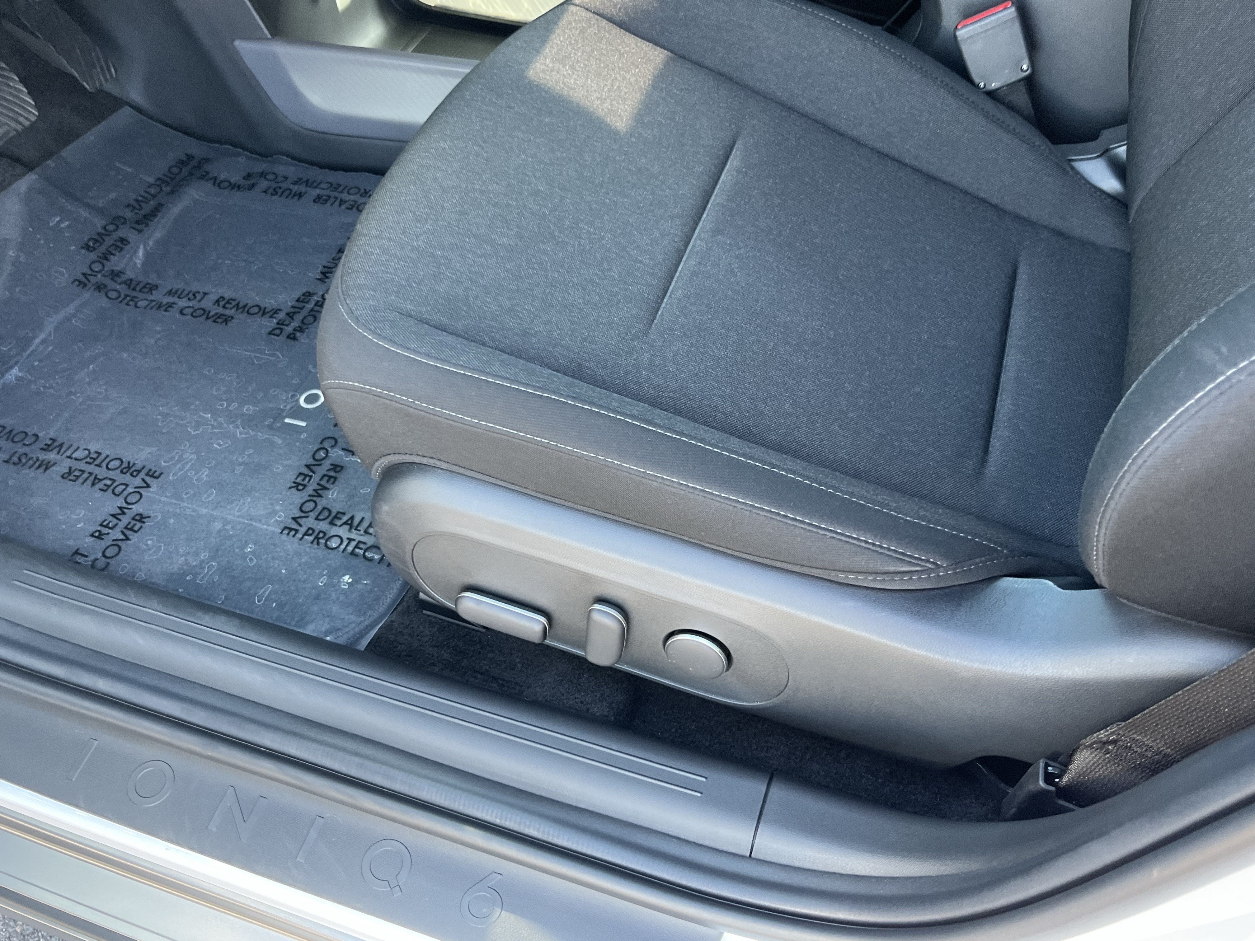 2025 Hyundai IONIQ 6 SE Standard Range
