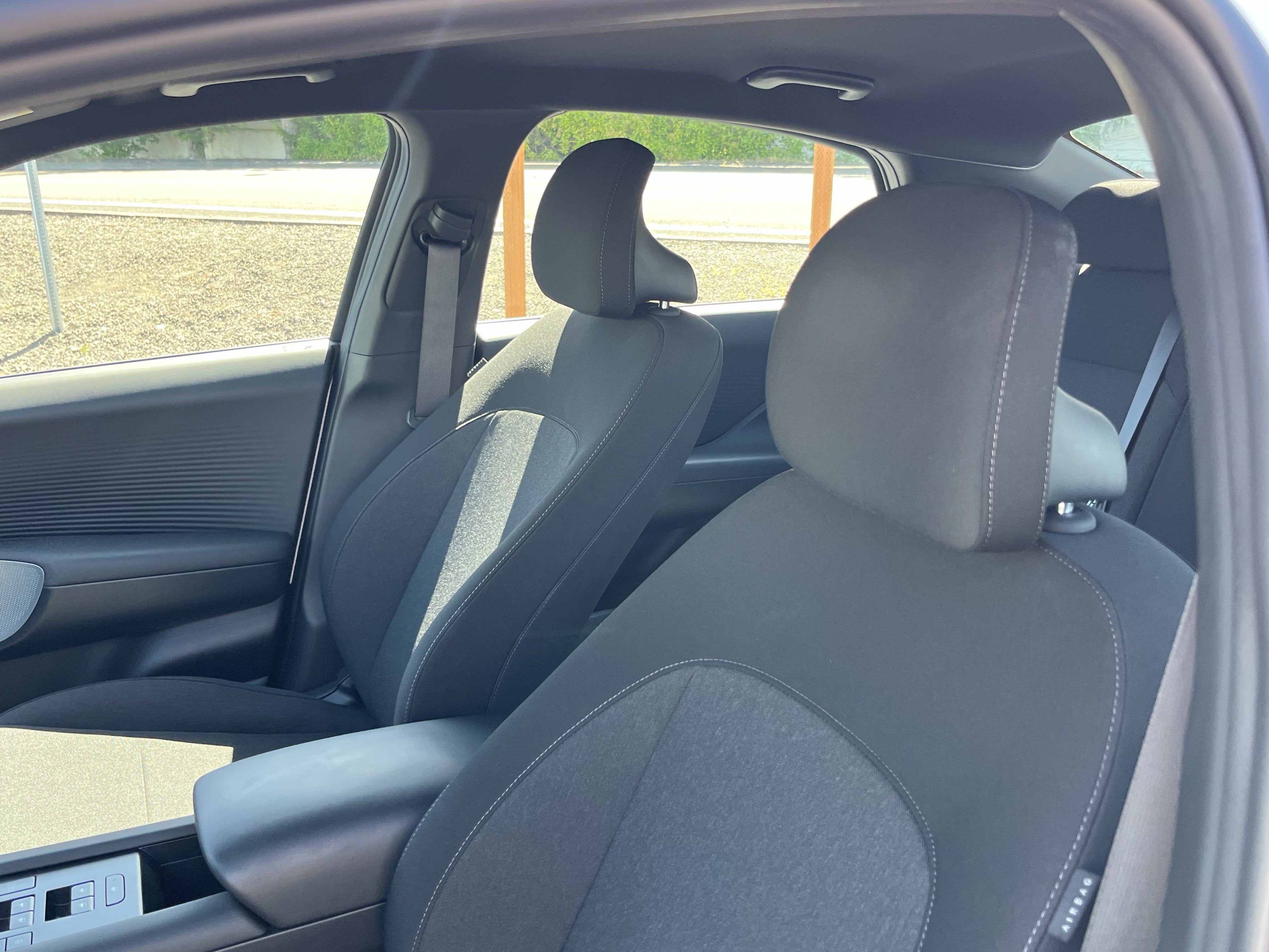 2025 Hyundai IONIQ 6 SE Standard Range