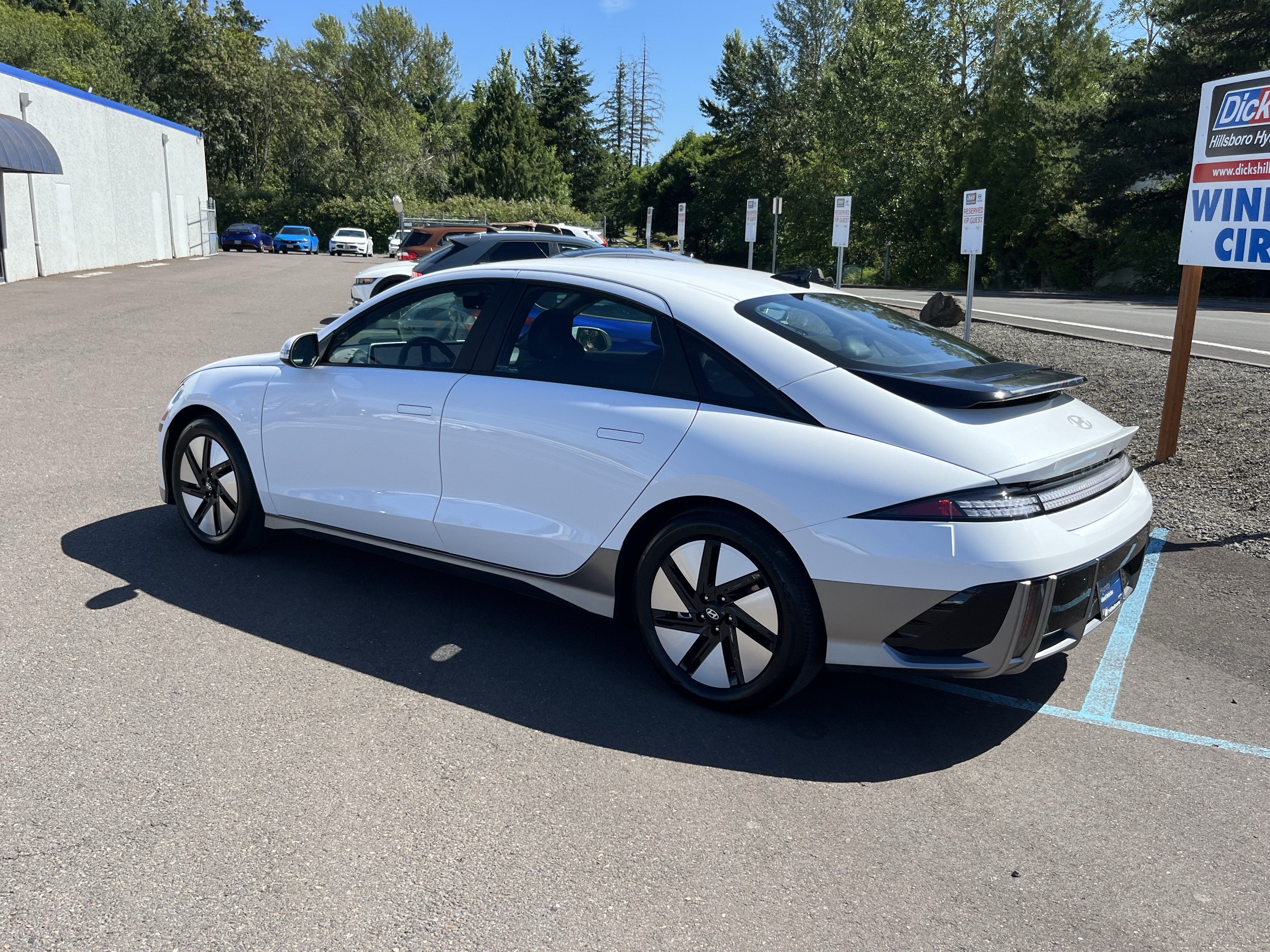 2025 Hyundai IONIQ 6 SE Standard Range