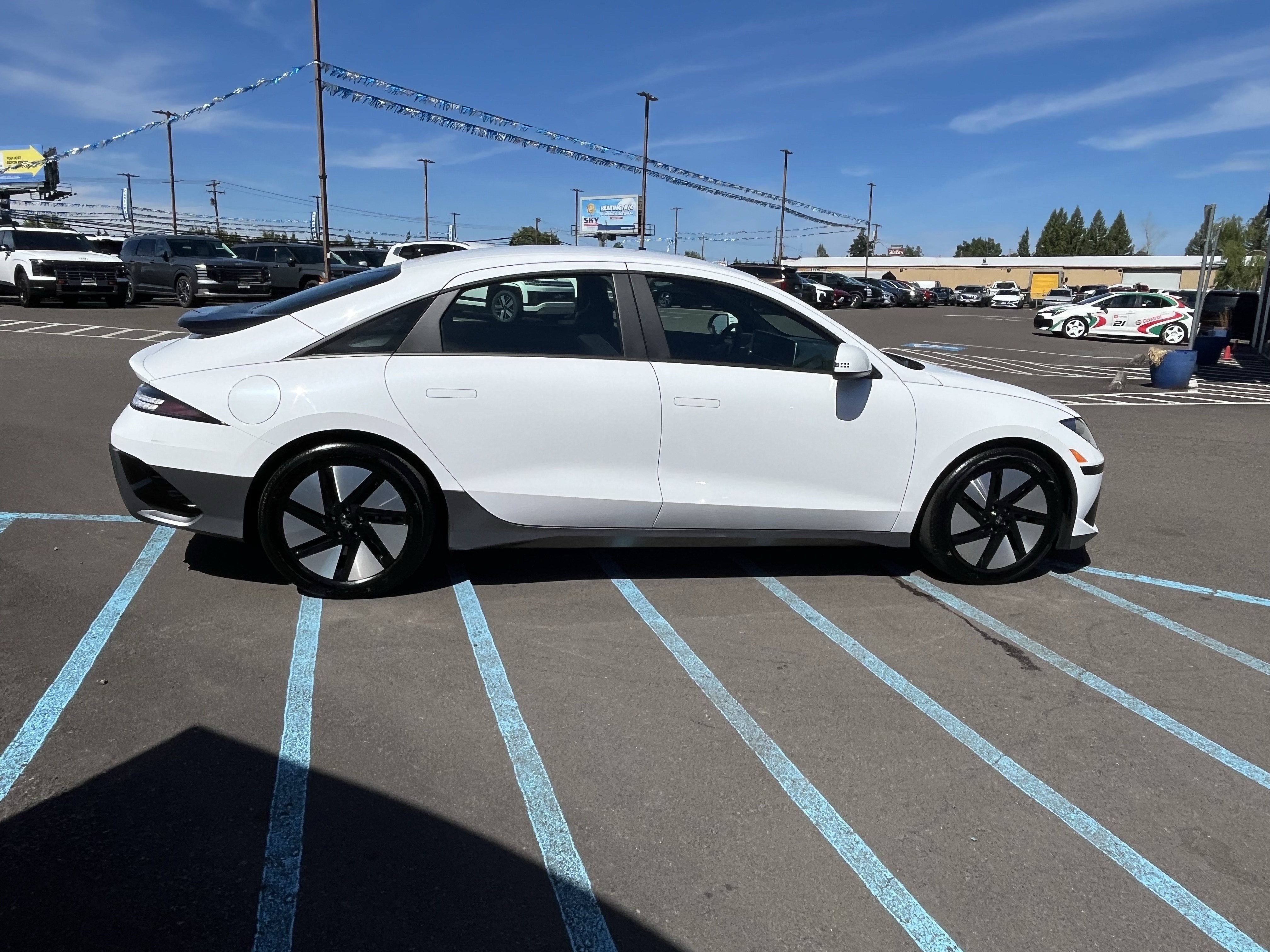 2025 Hyundai IONIQ 6 SE Standard Range