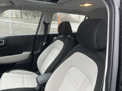 2022 Hyundai Venue SEL