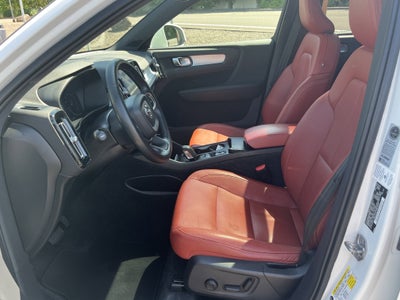 2019 Volvo XC40 Momentum