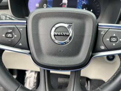 2024 Volvo XC40 Plus Bright Theme