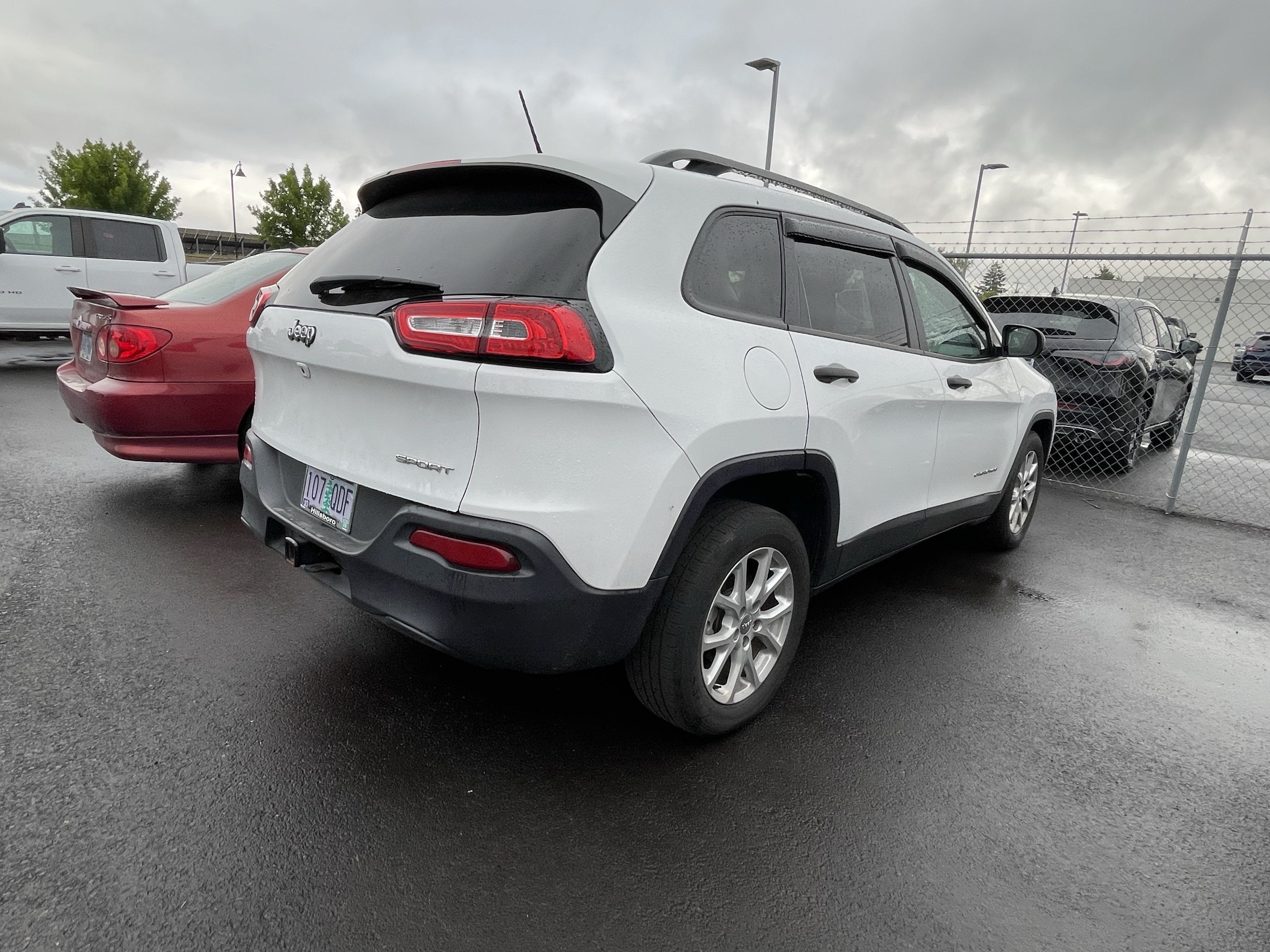 2016 Jeep Cherokee Sport