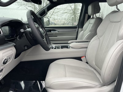 2025 Jeep Wagoneer Base