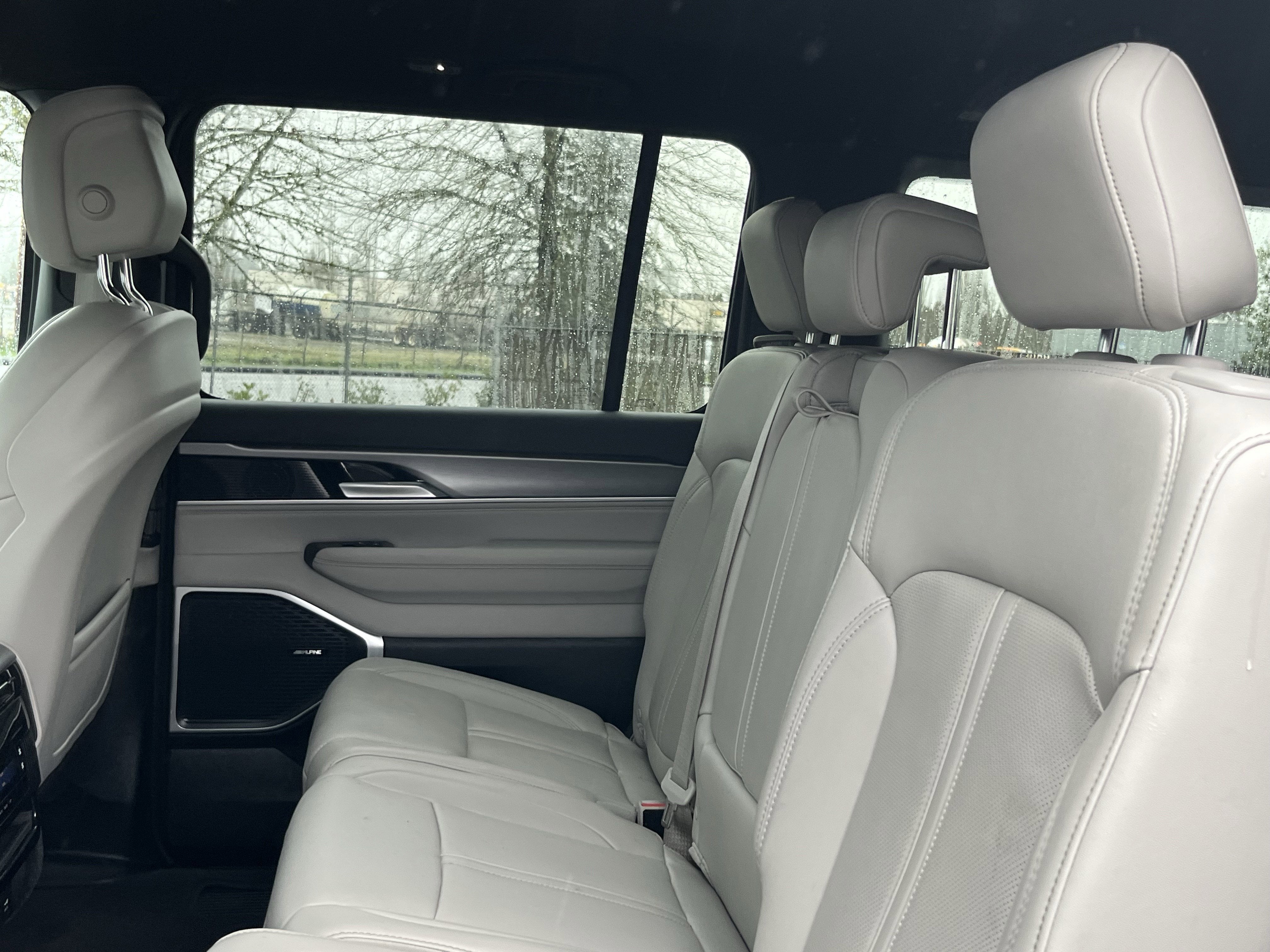 2025 Jeep Wagoneer Base