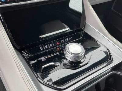 2025 Jeep Wagoneer Base