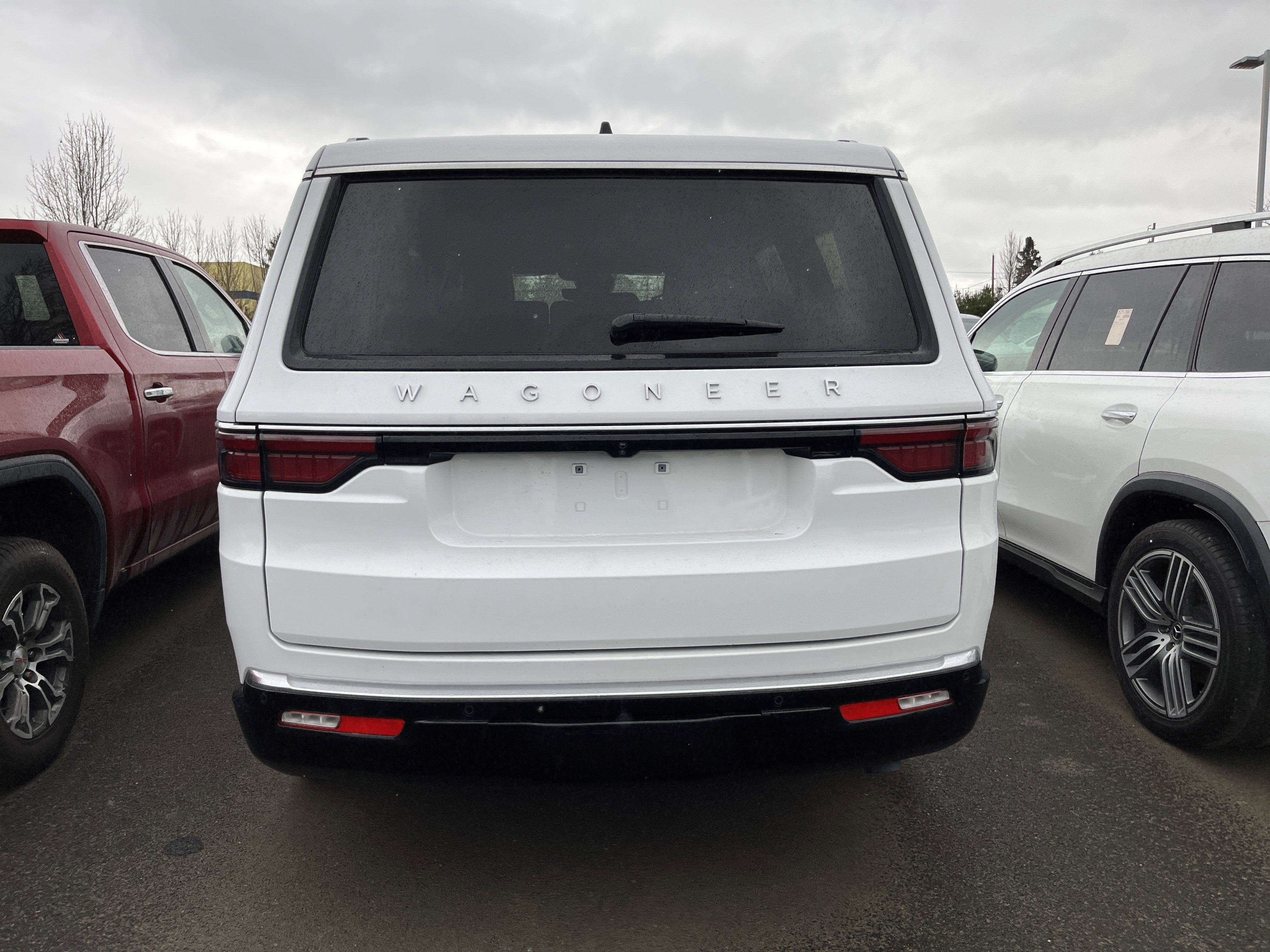 2025 Jeep Wagoneer Base