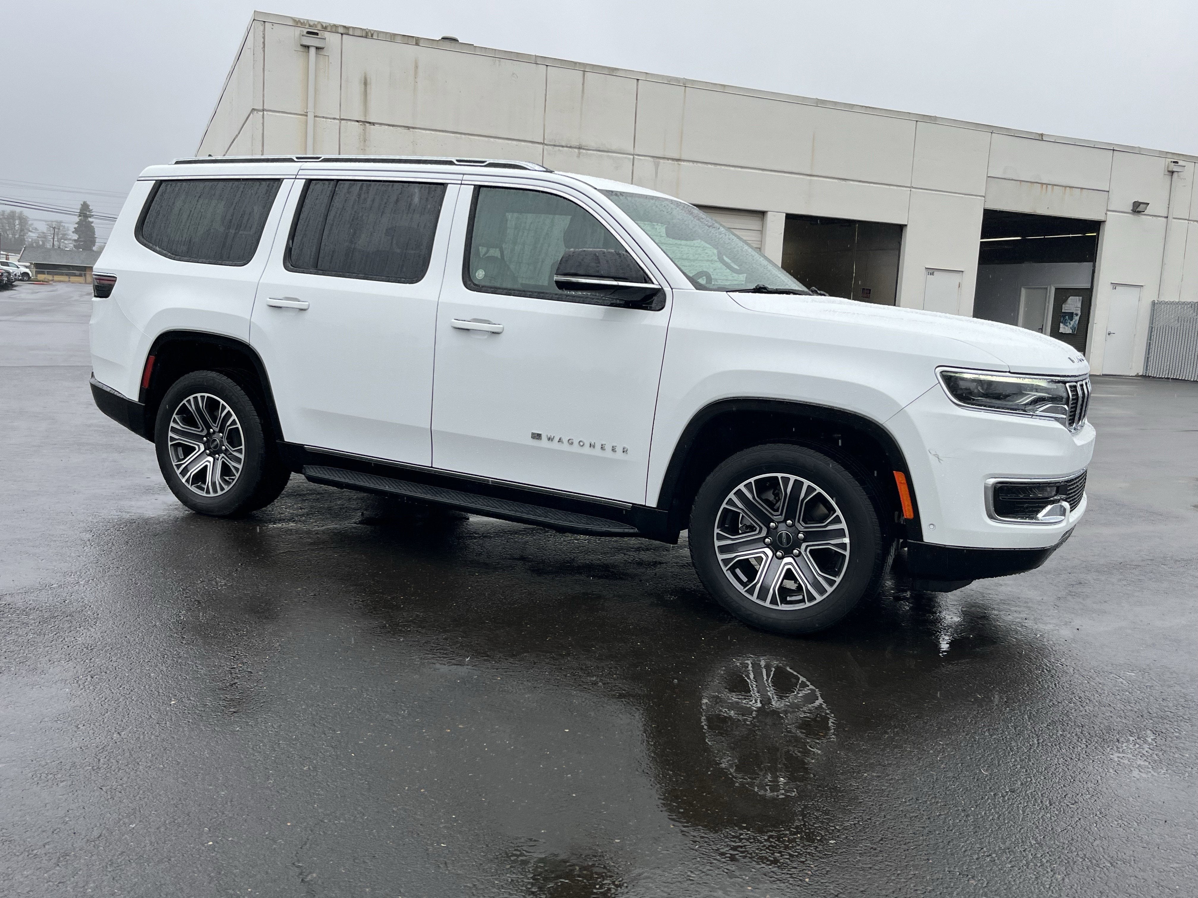 2025 Jeep Wagoneer Base