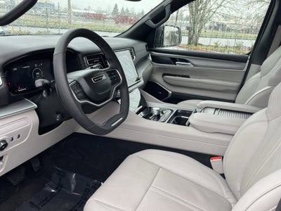 2025 Jeep Wagoneer Base