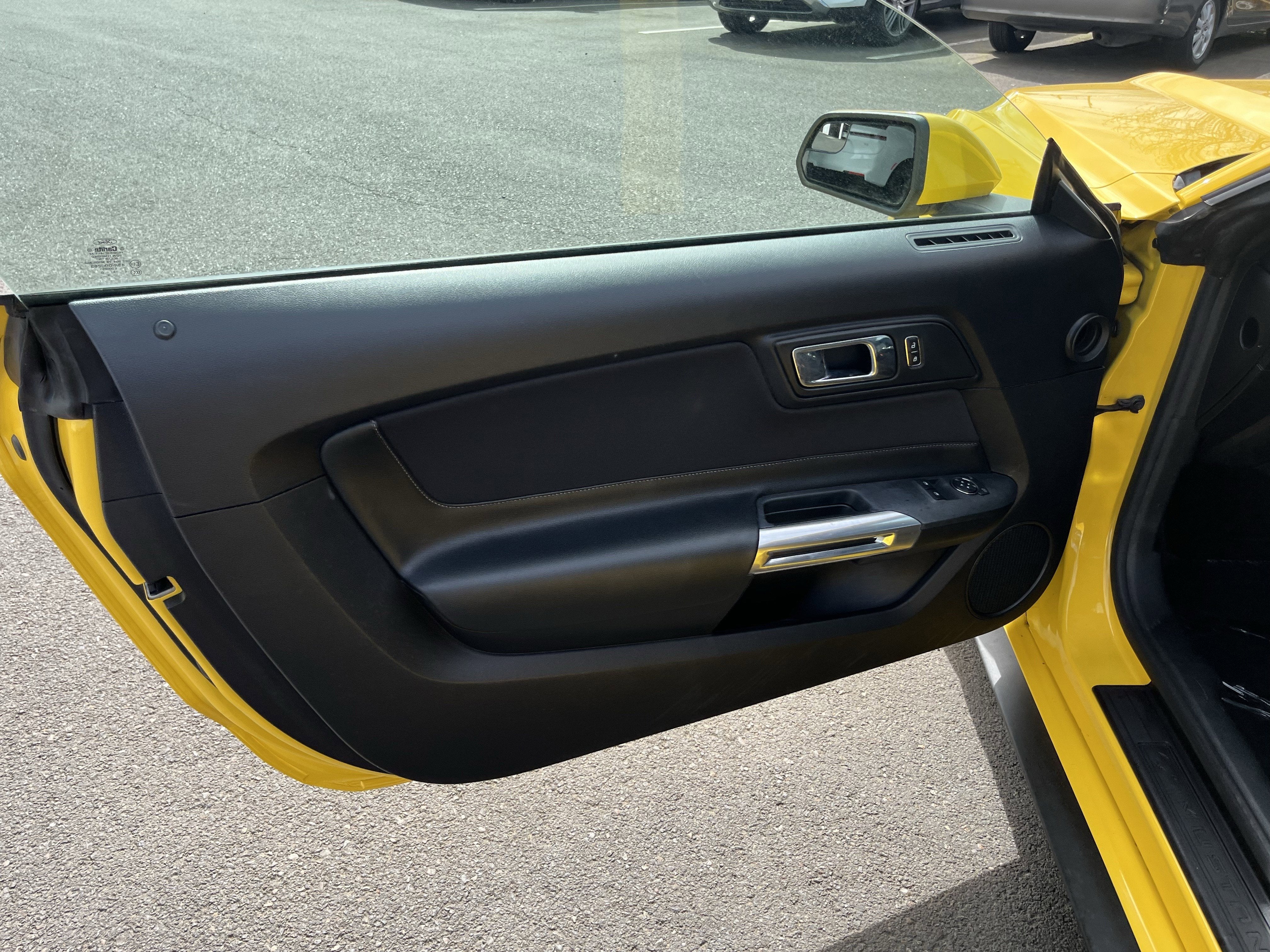 2015 Ford Mustang V6