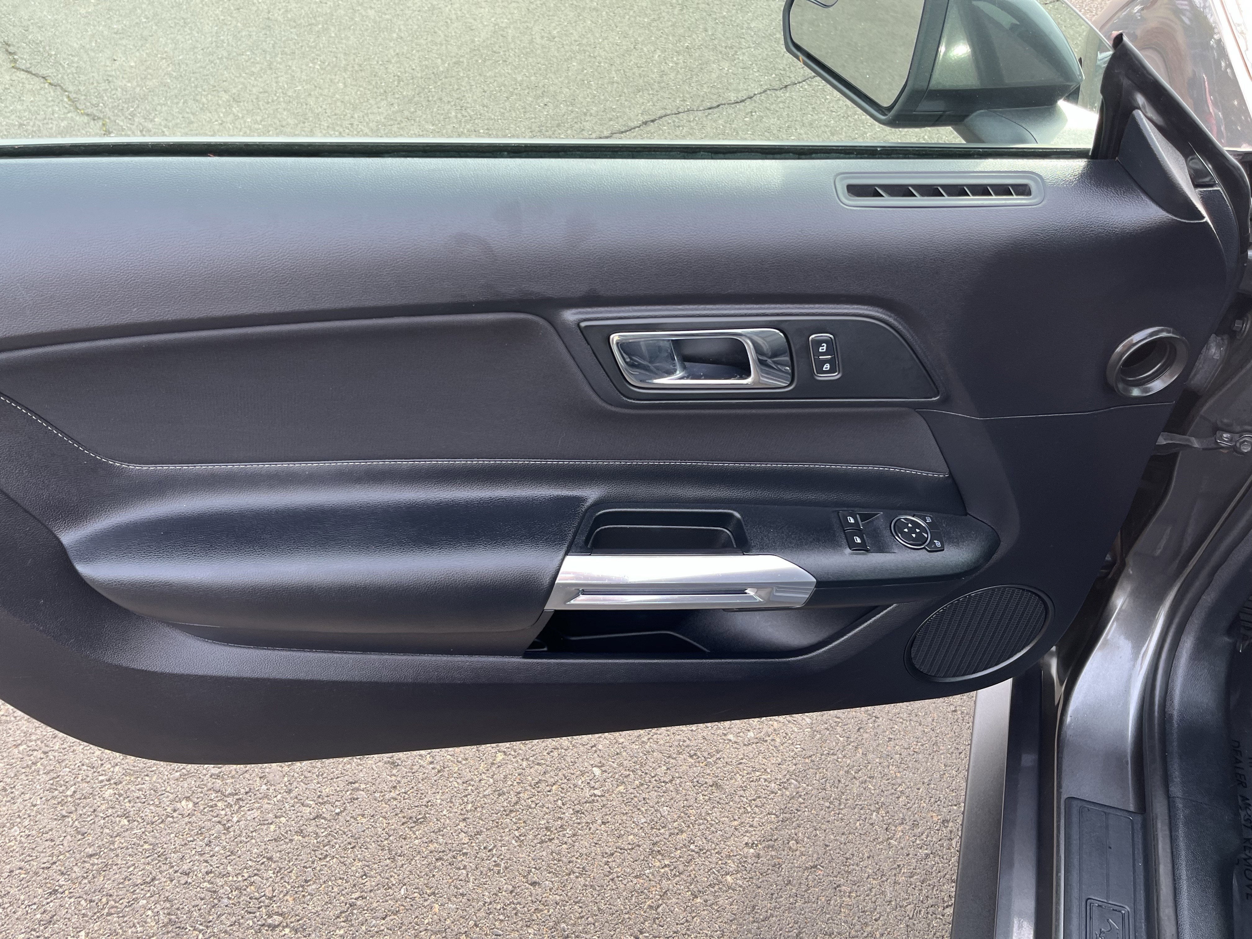 2015 Ford Mustang V6