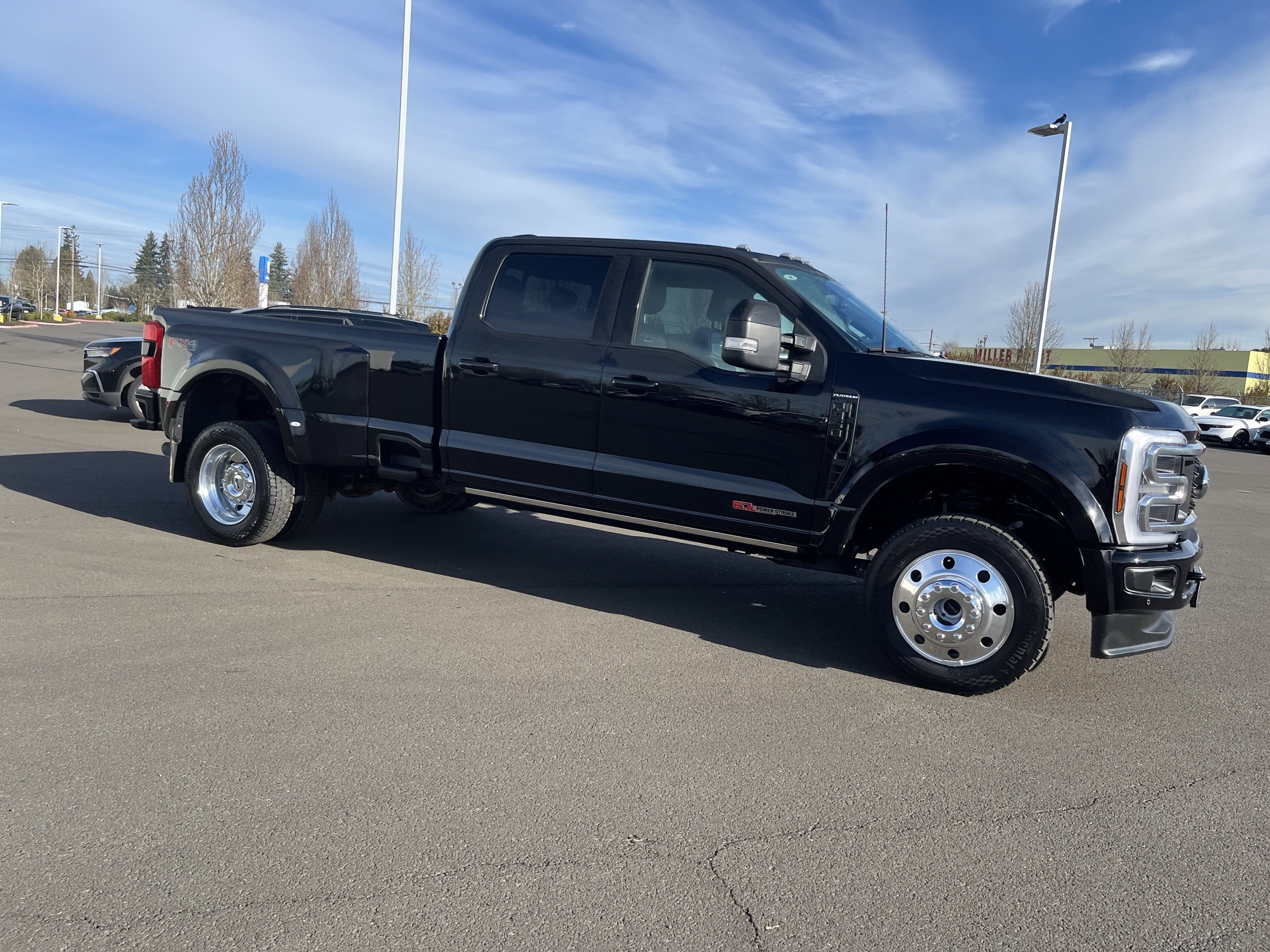 2025 Ford Super Duty F-450 DRW Platinum