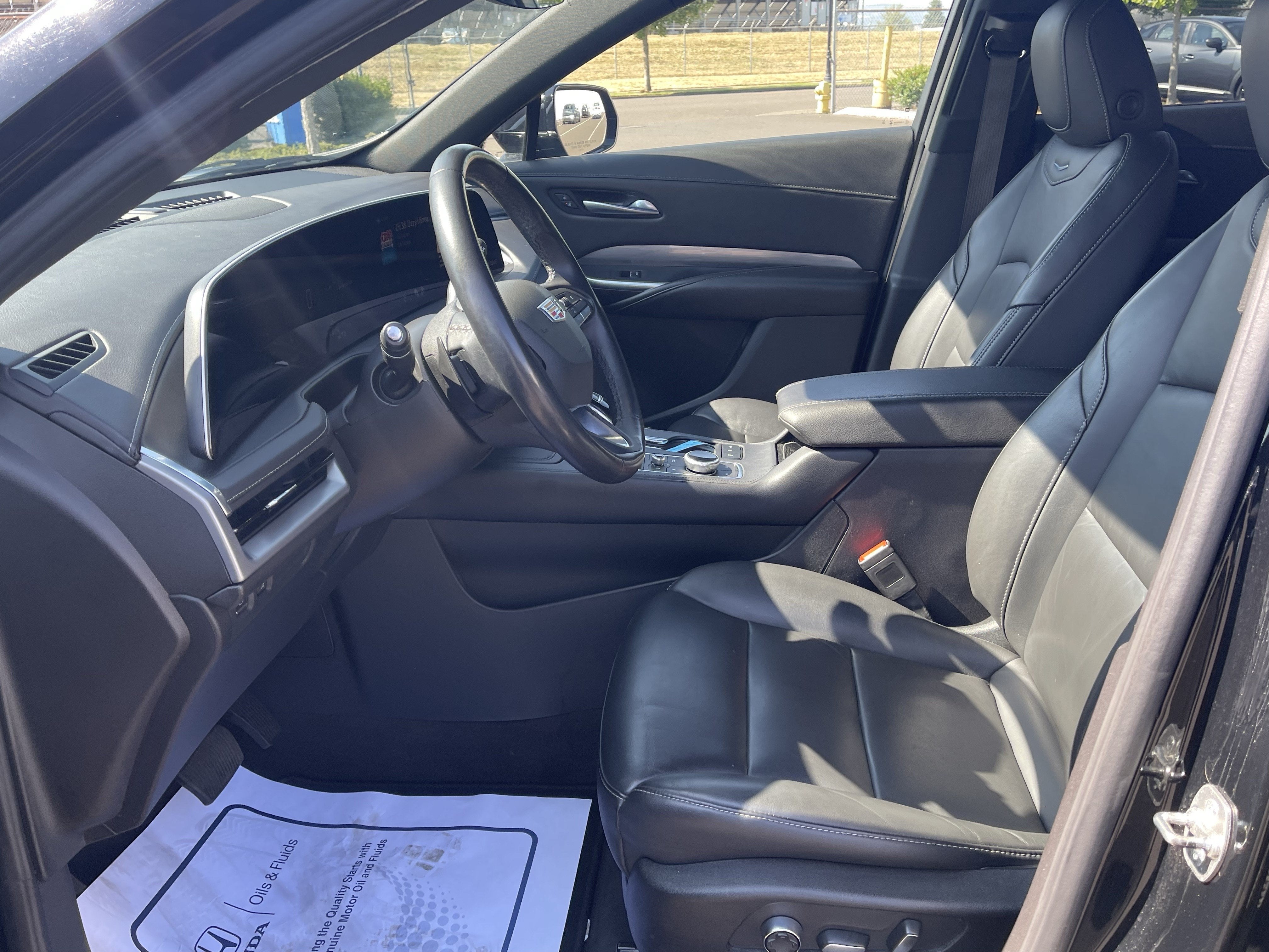 2024 Cadillac XT4 AWD Premium Luxury
