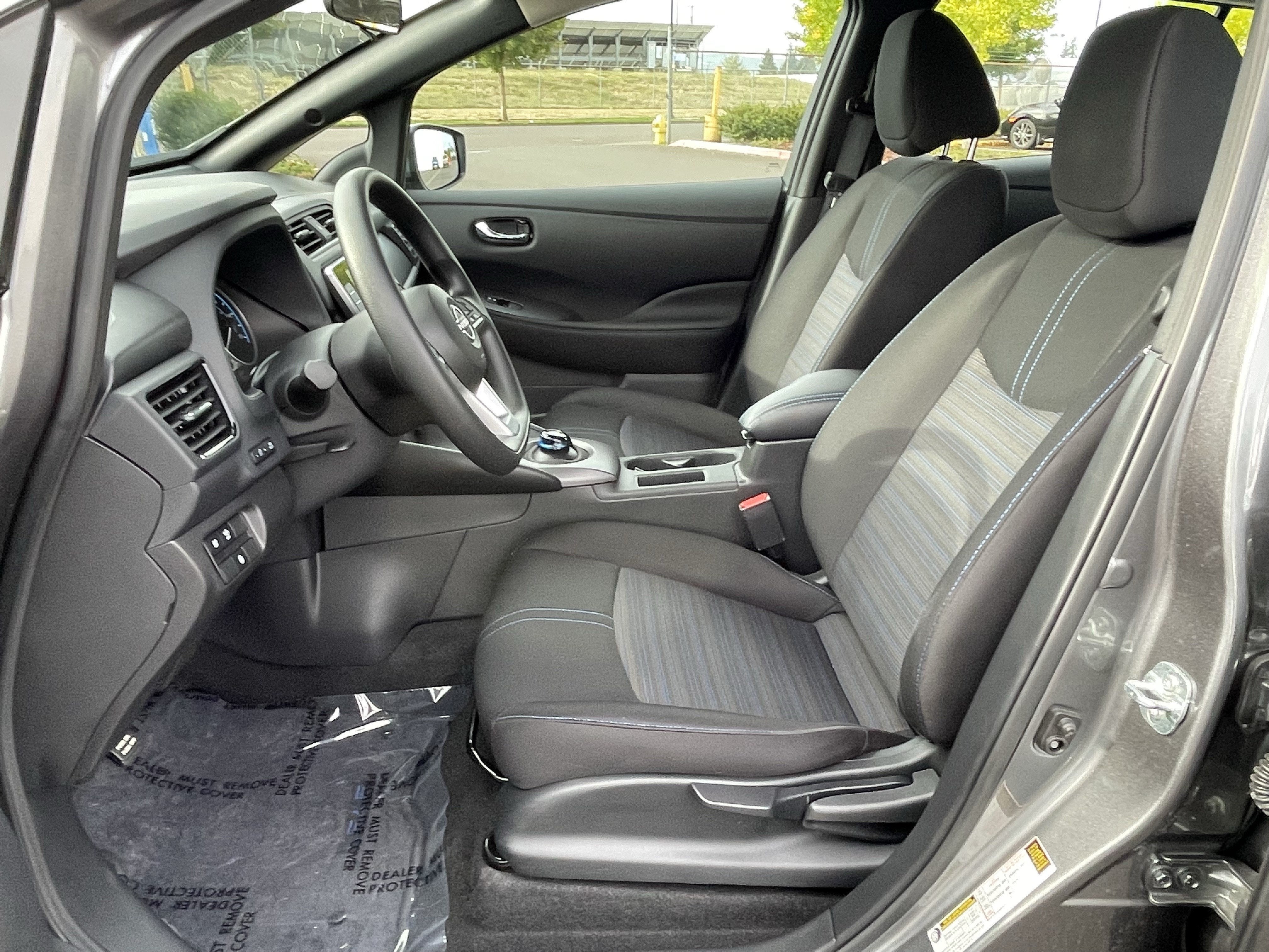 2025 Nissan LEAF S