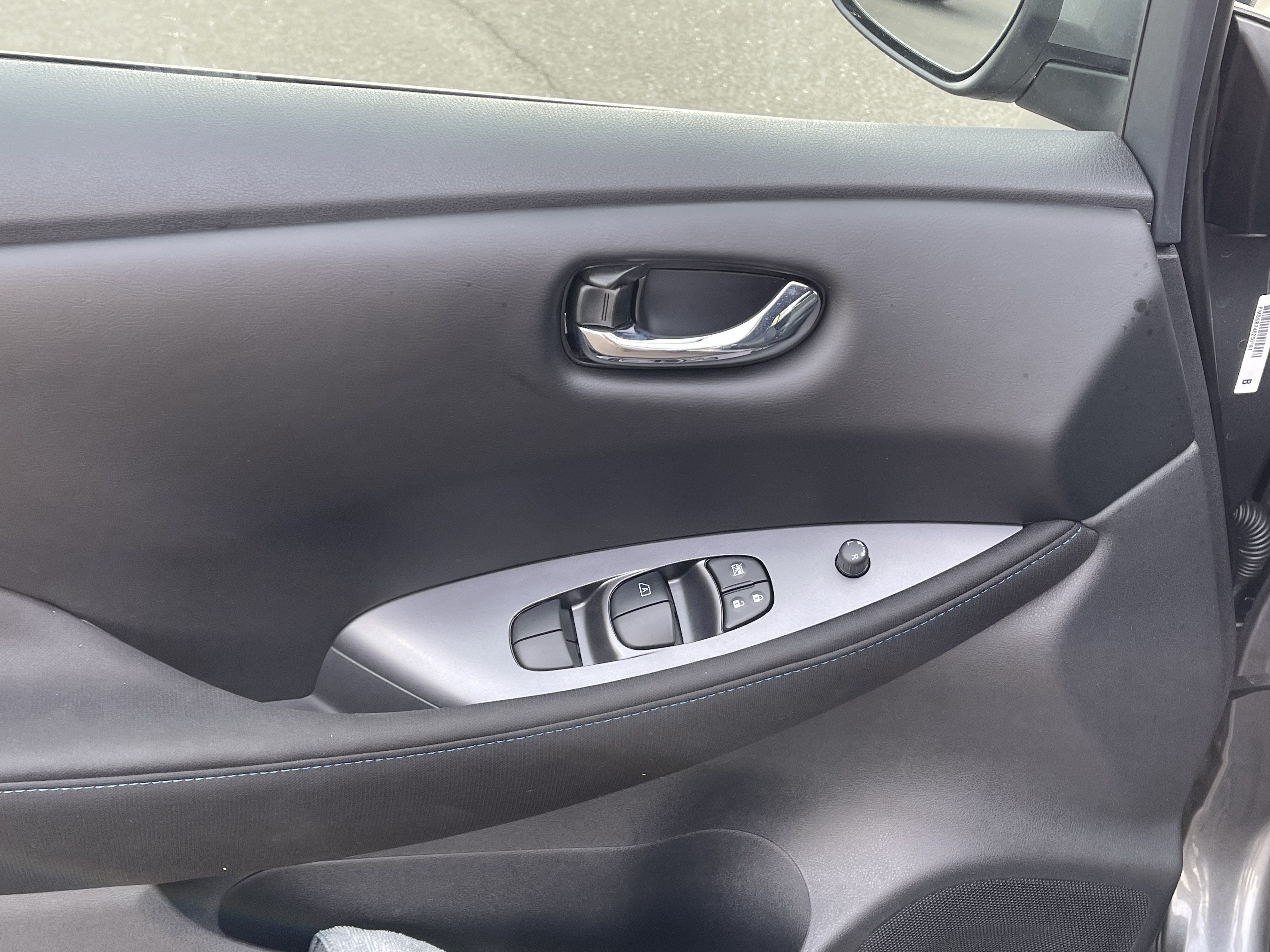 2025 Nissan LEAF S