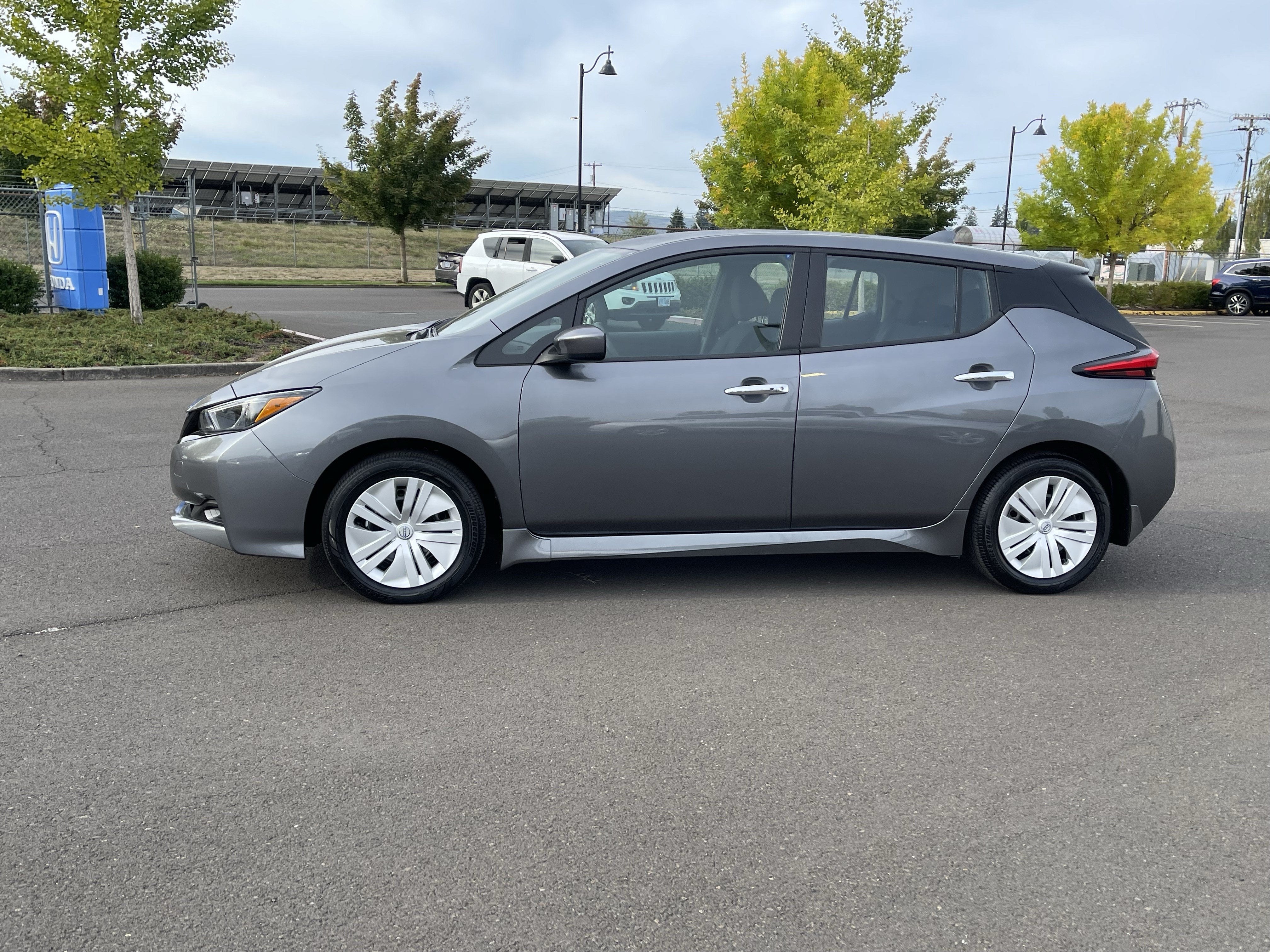 2025 Nissan LEAF S