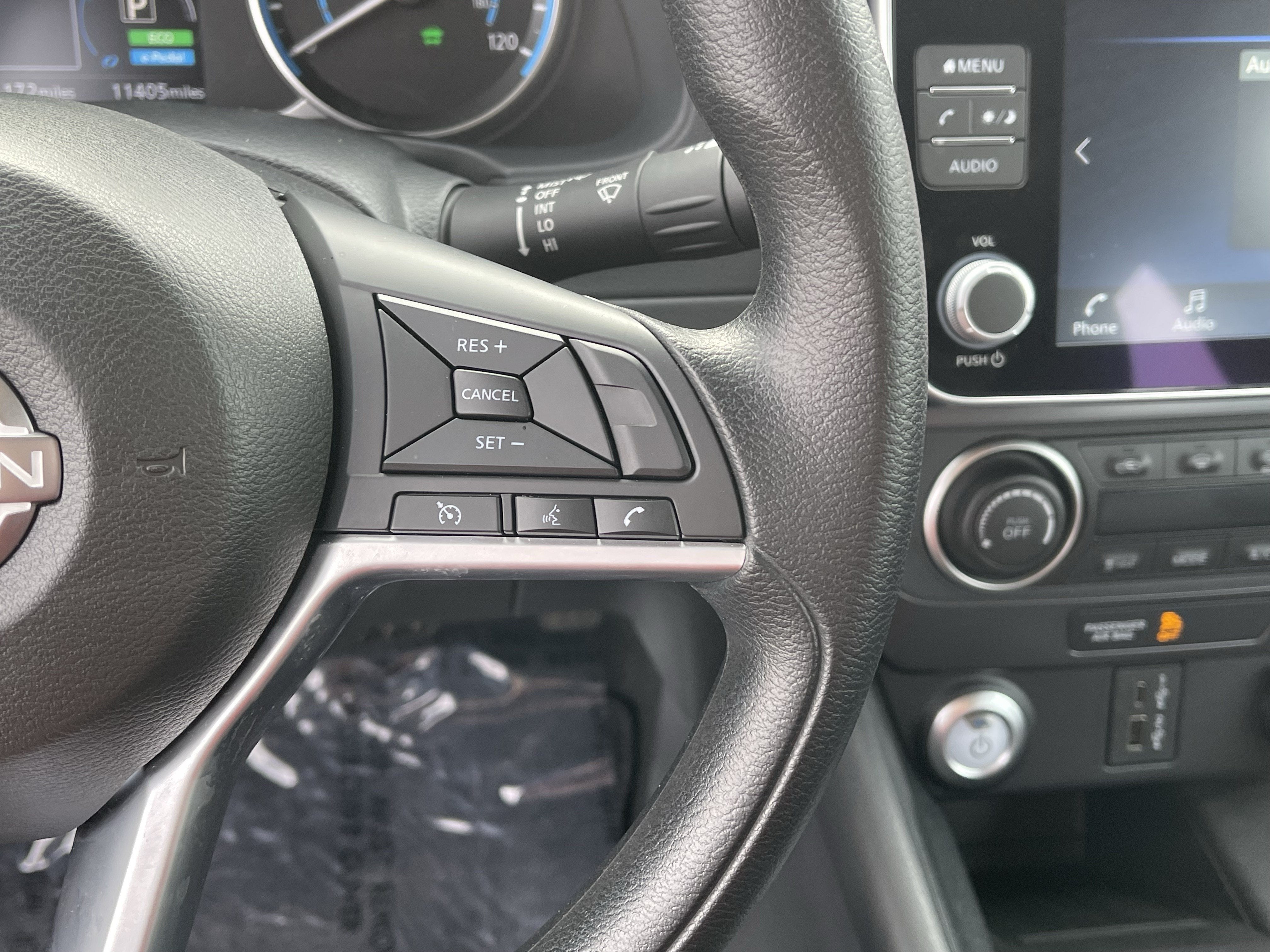2025 Nissan LEAF S