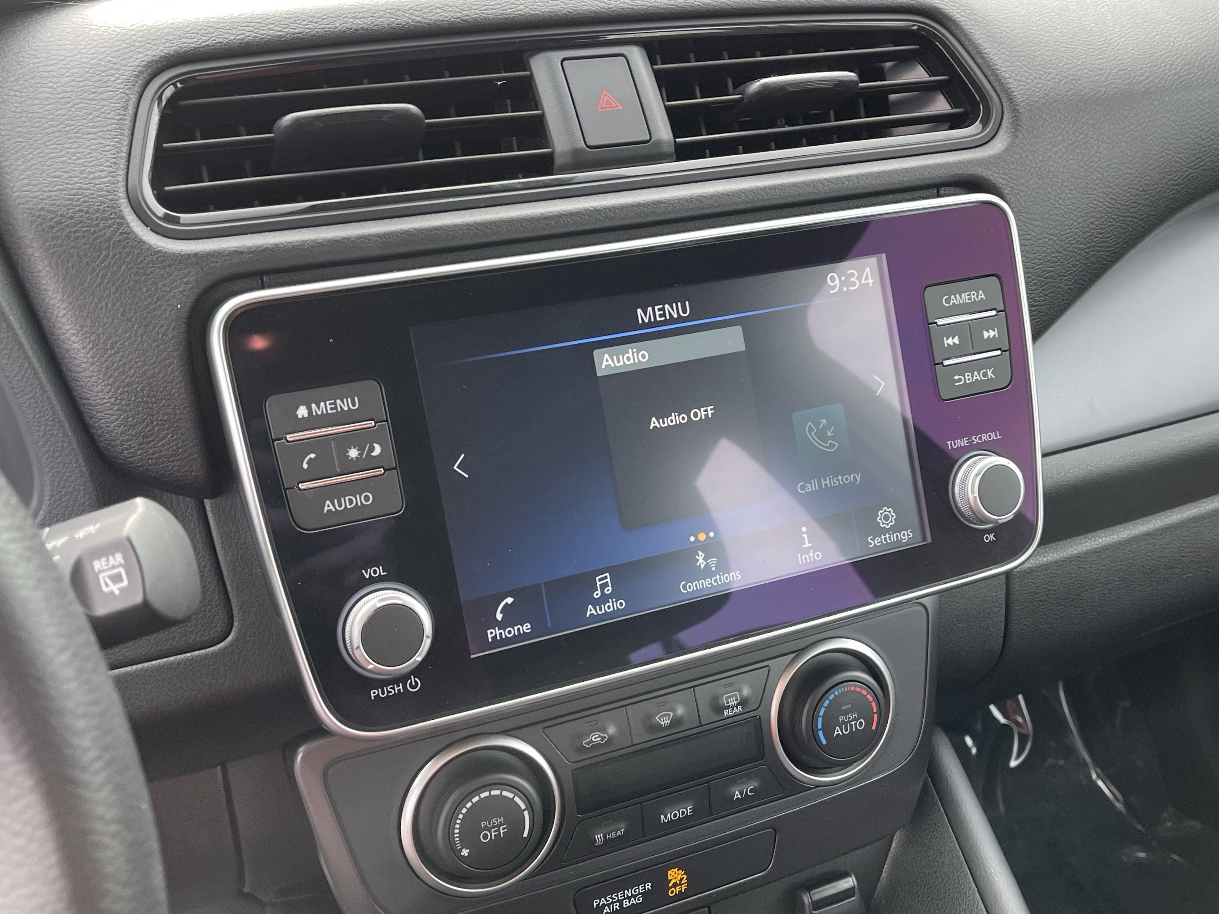 2025 Nissan LEAF S