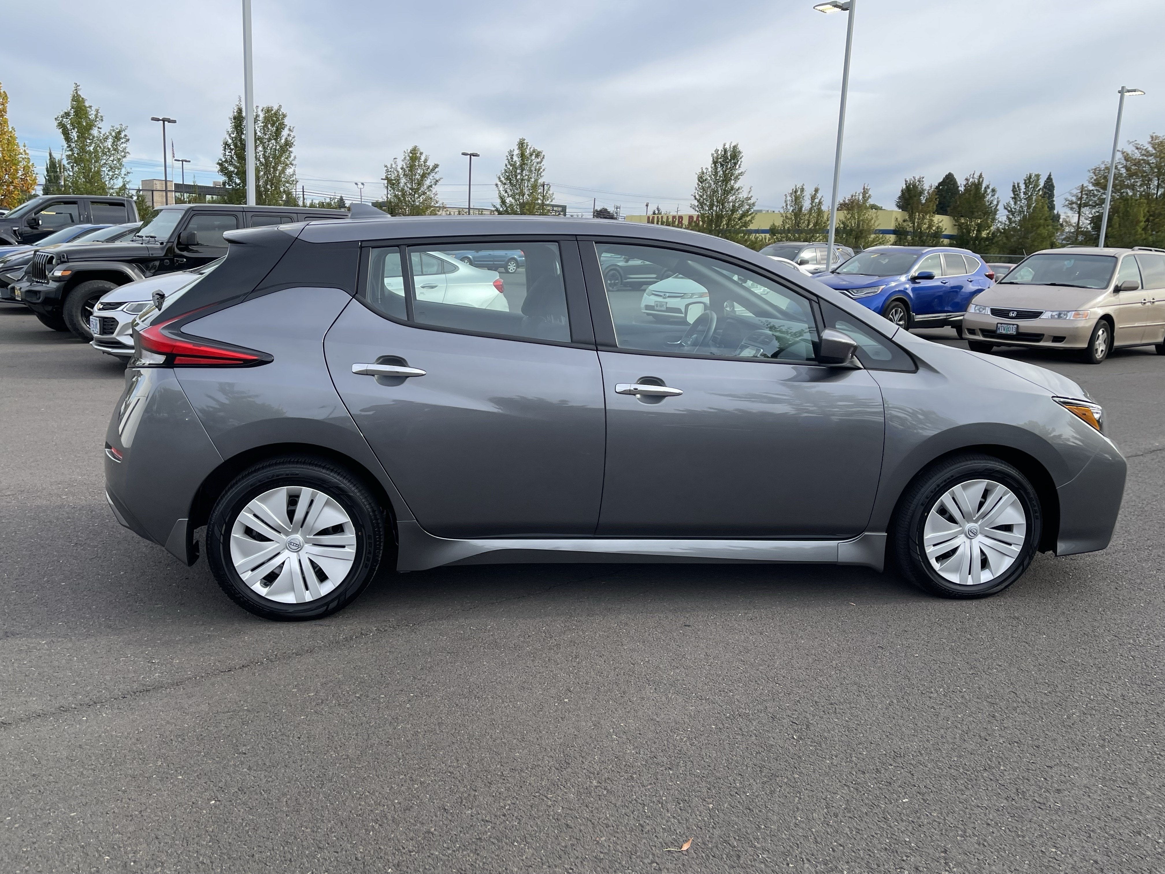 2025 Nissan LEAF S