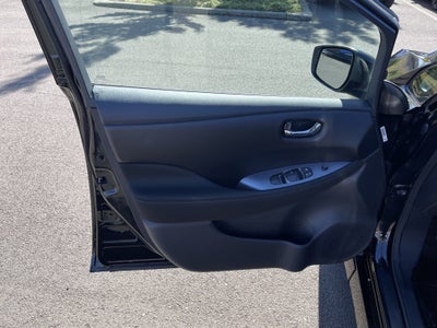 2025 Nissan LEAF S
