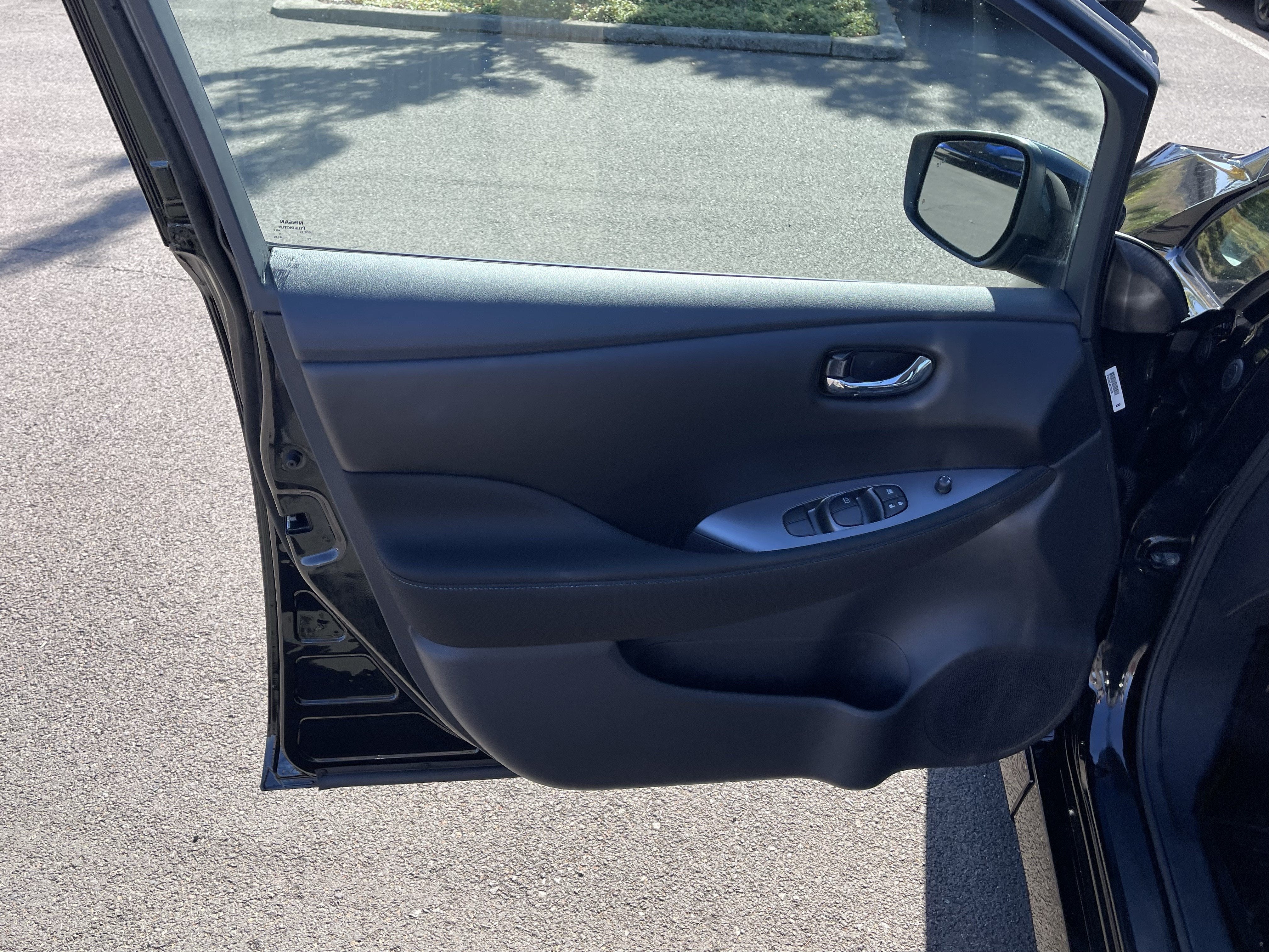 2025 Nissan LEAF S