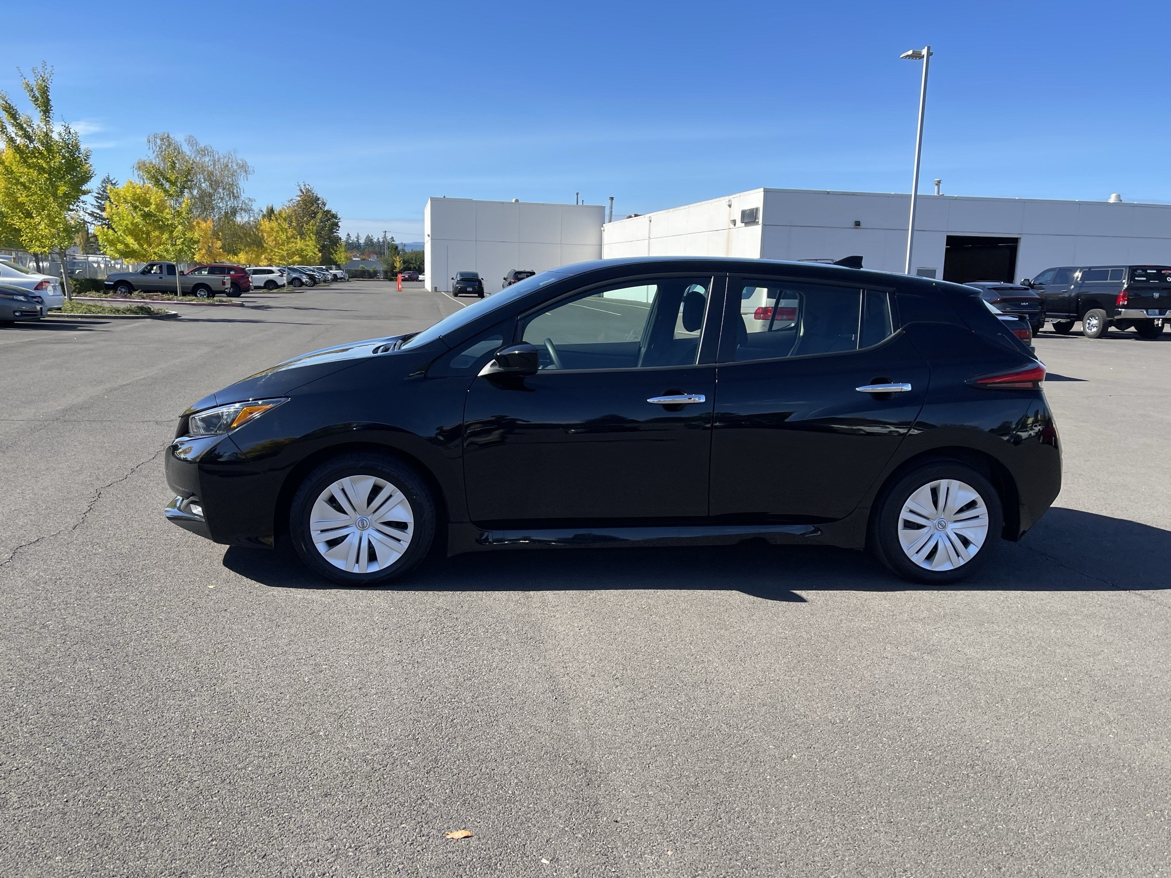 2025 Nissan LEAF S