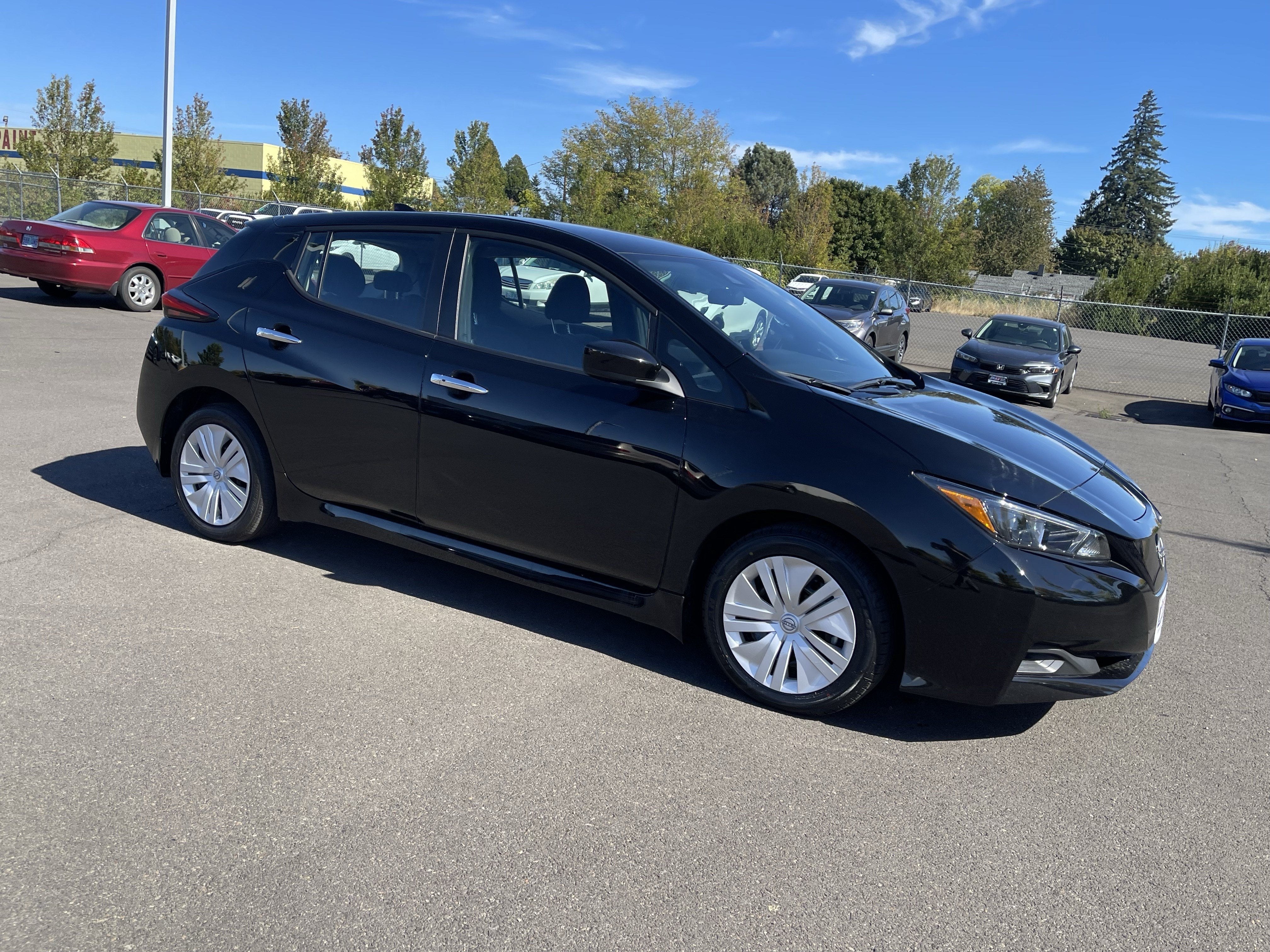 2025 Nissan LEAF S