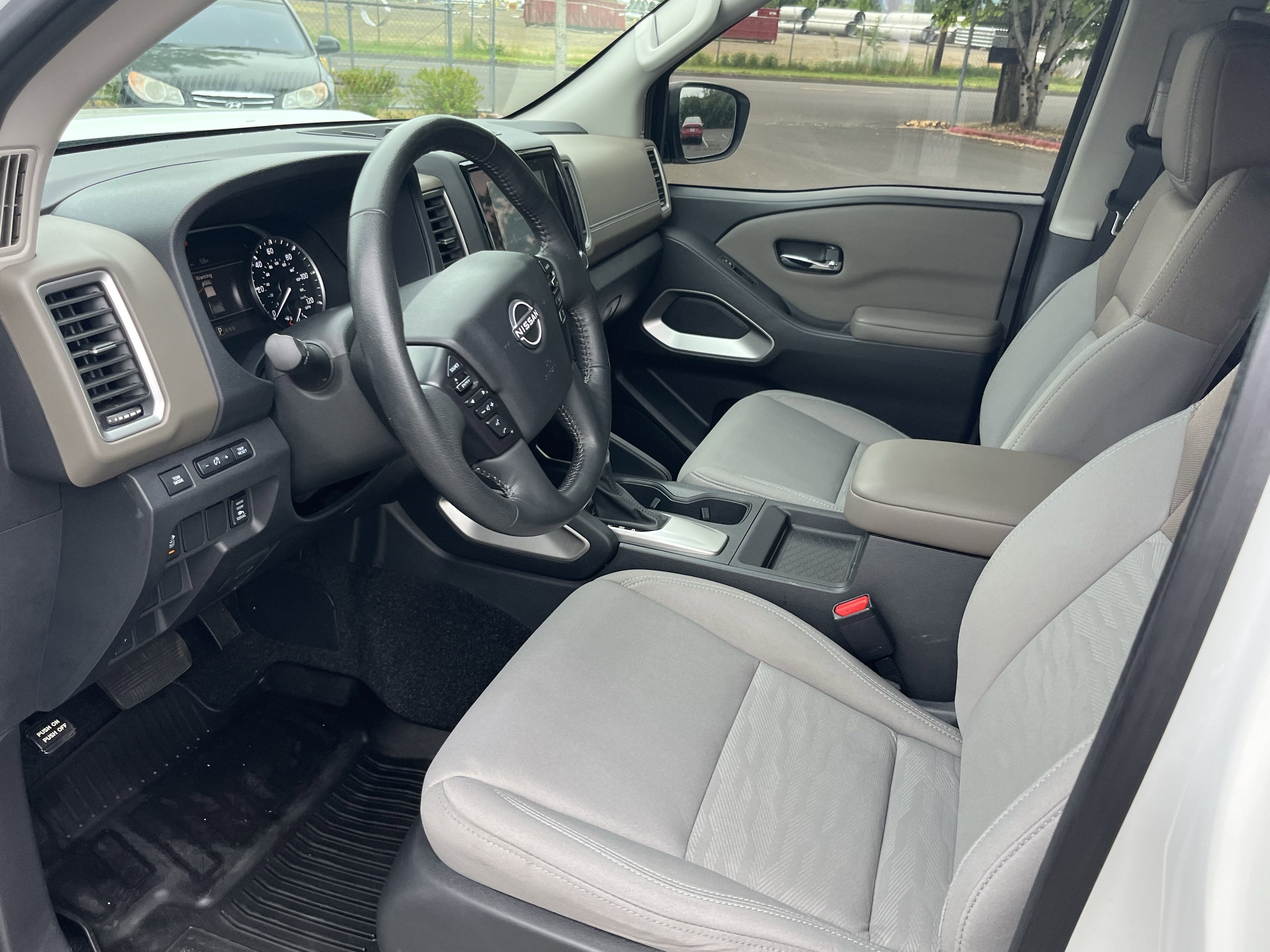 2023 Nissan Frontier SV