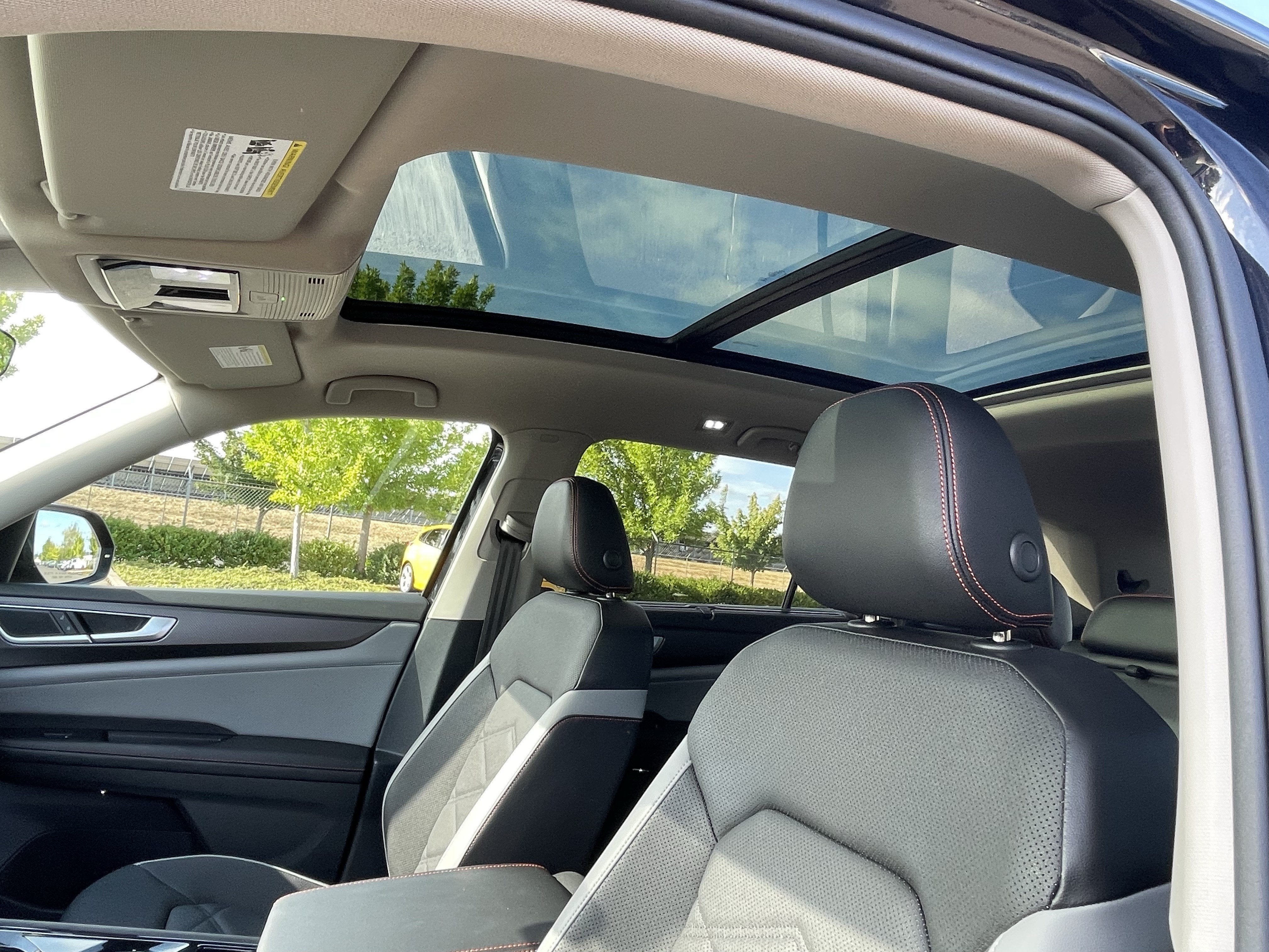 2024 Volkswagen Atlas 2.0T Peak Edition SE w/Technology