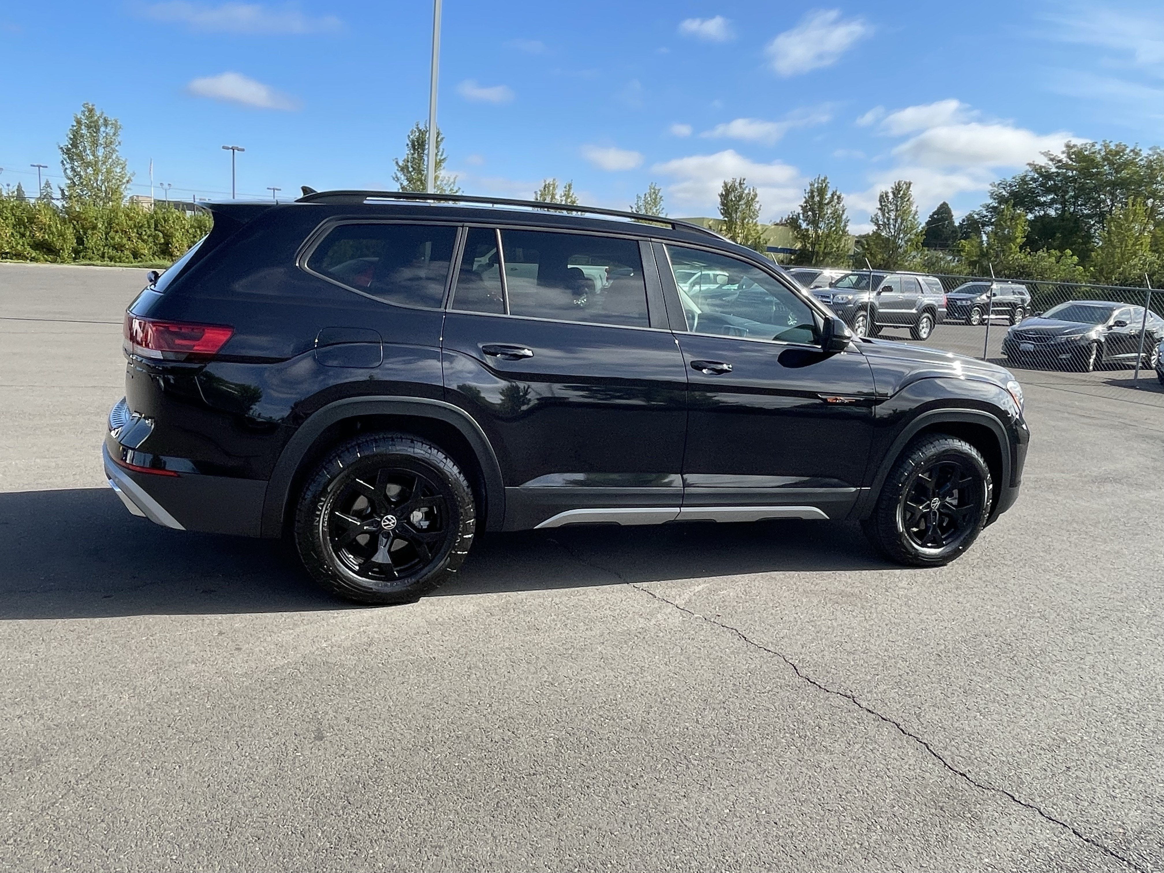 2024 Volkswagen Atlas 2.0T Peak Edition SE w/Technology