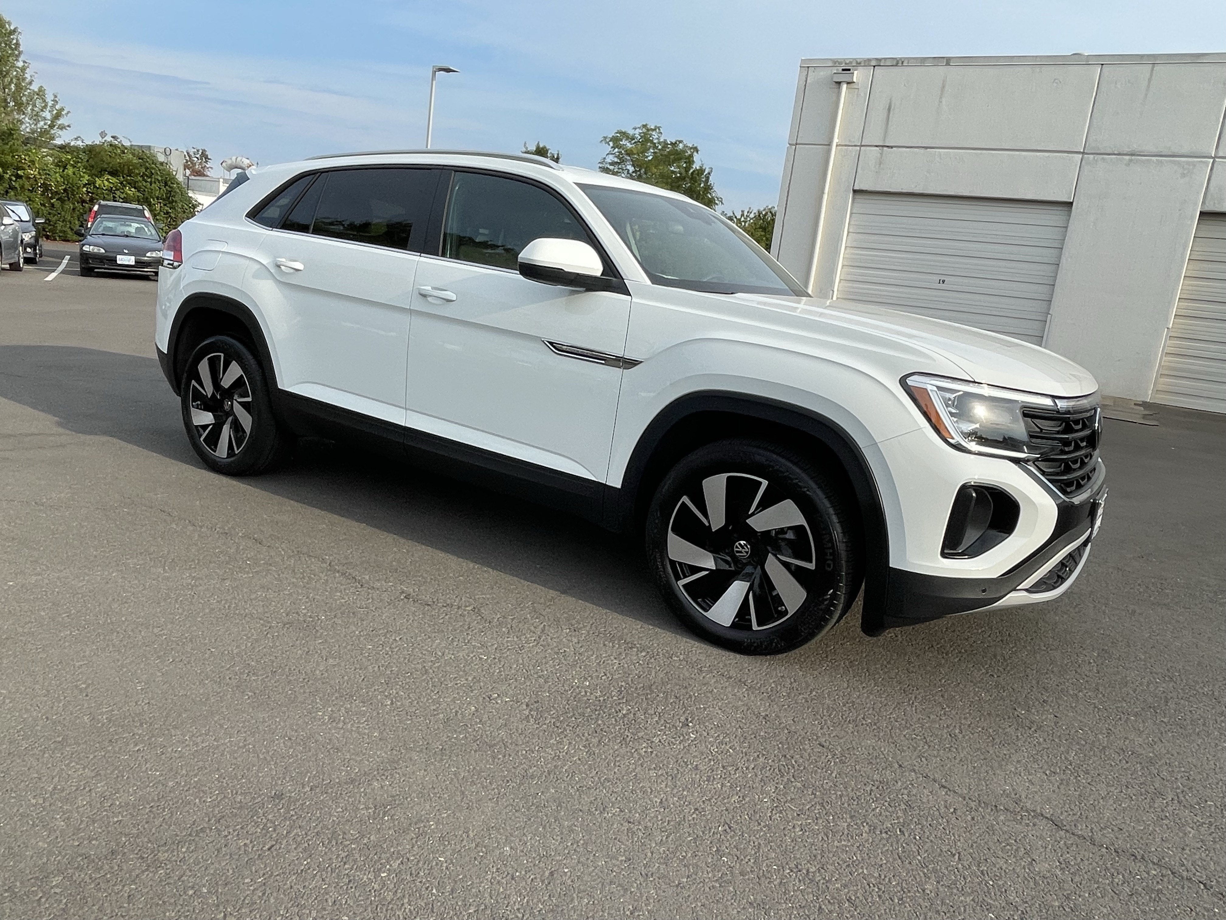 2025 Volkswagen Atlas Cross Sport 2.0T SE w/Technology