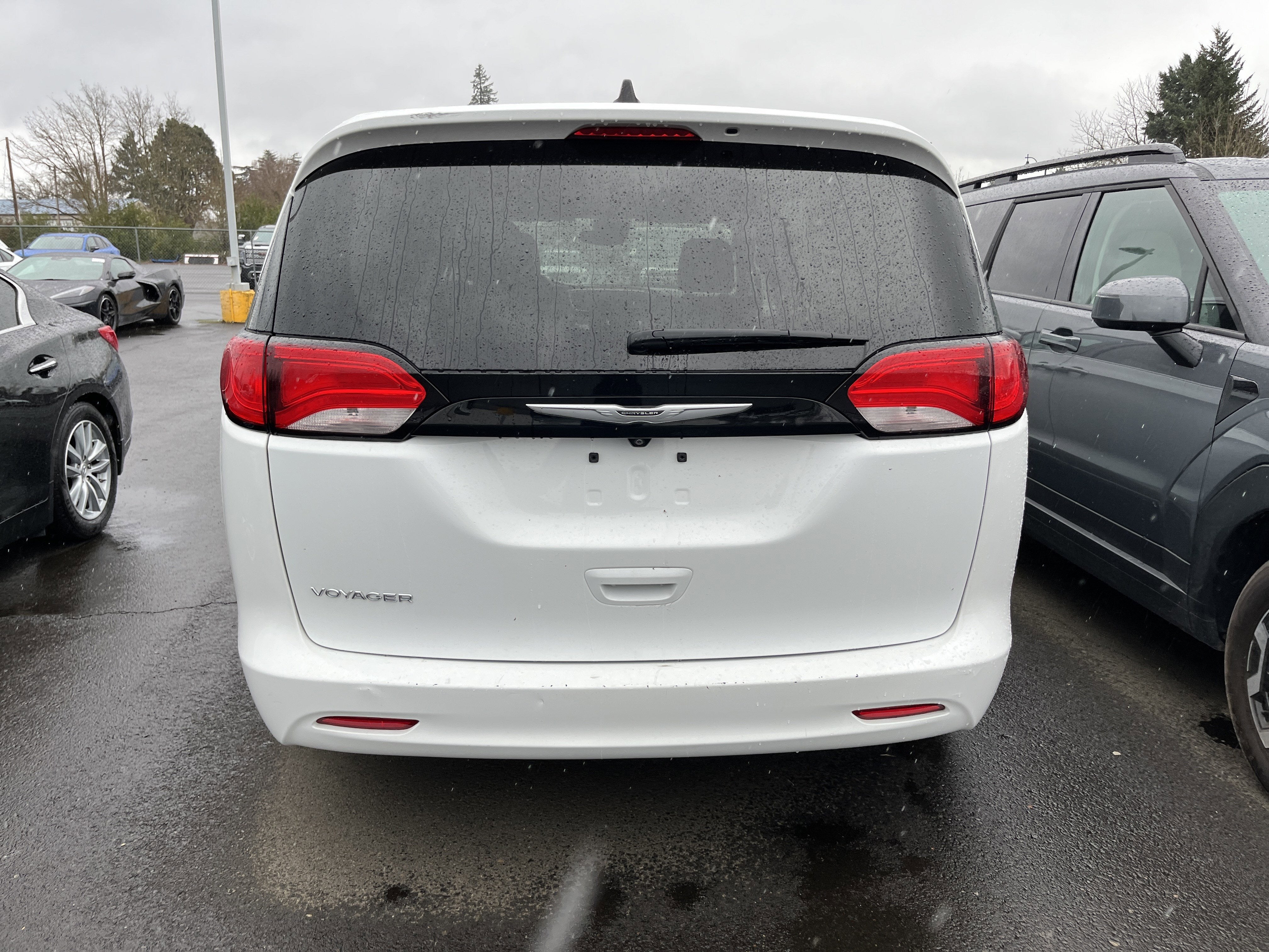 2023 Chrysler Voyager LX