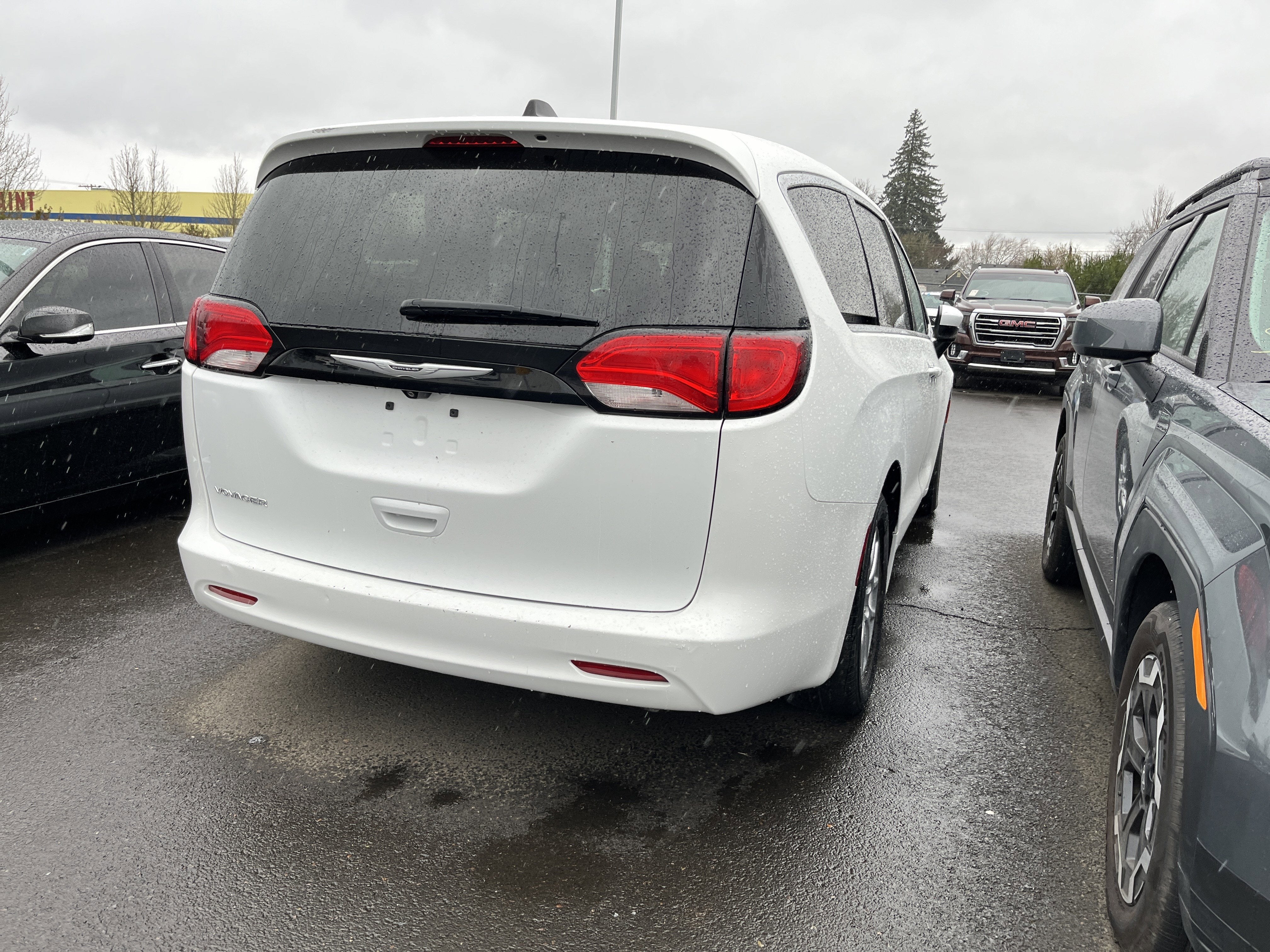 2023 Chrysler Voyager LX