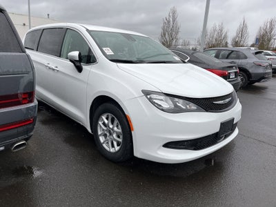 2023 Chrysler Voyager LX