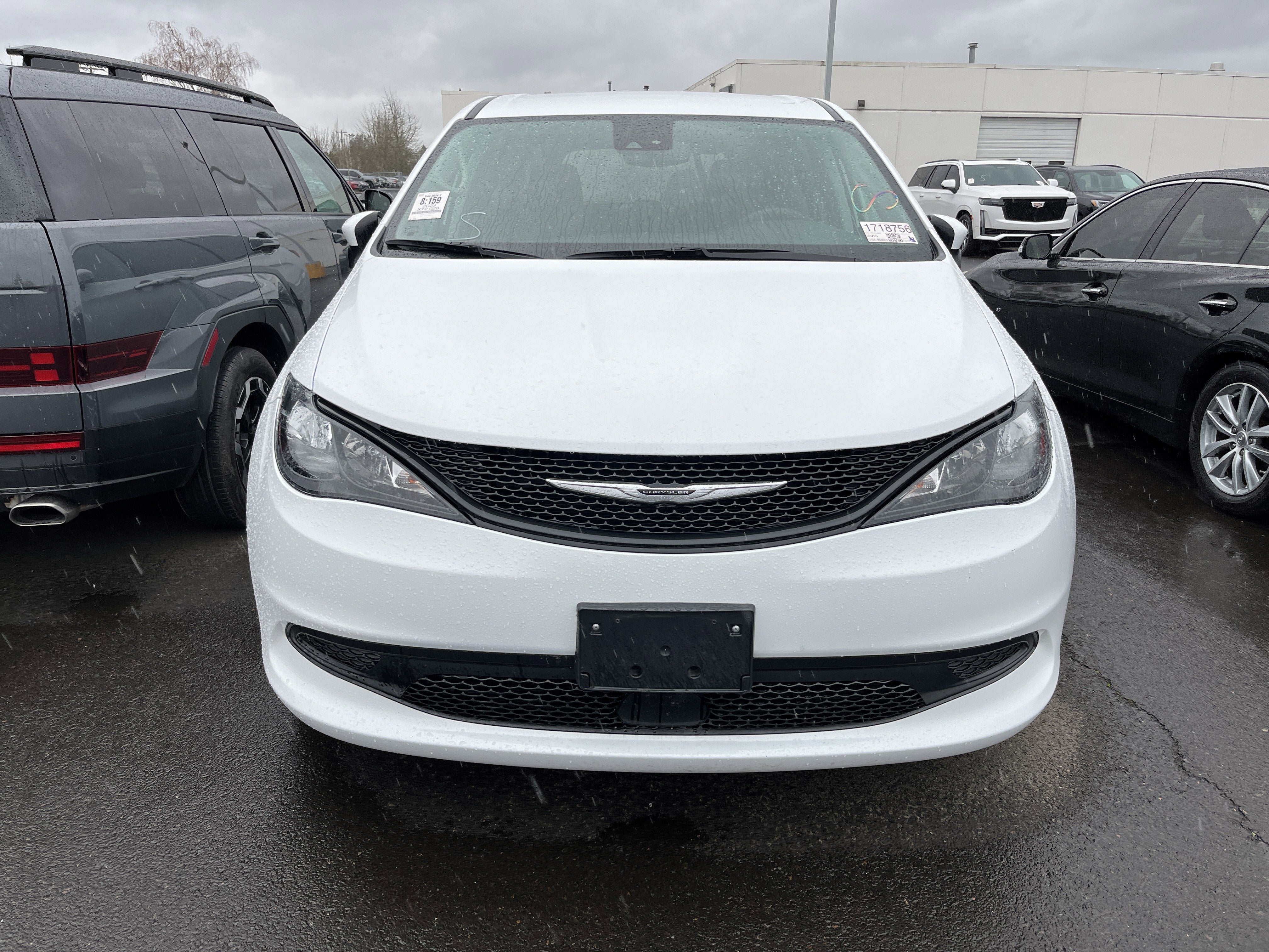 2023 Chrysler Voyager LX