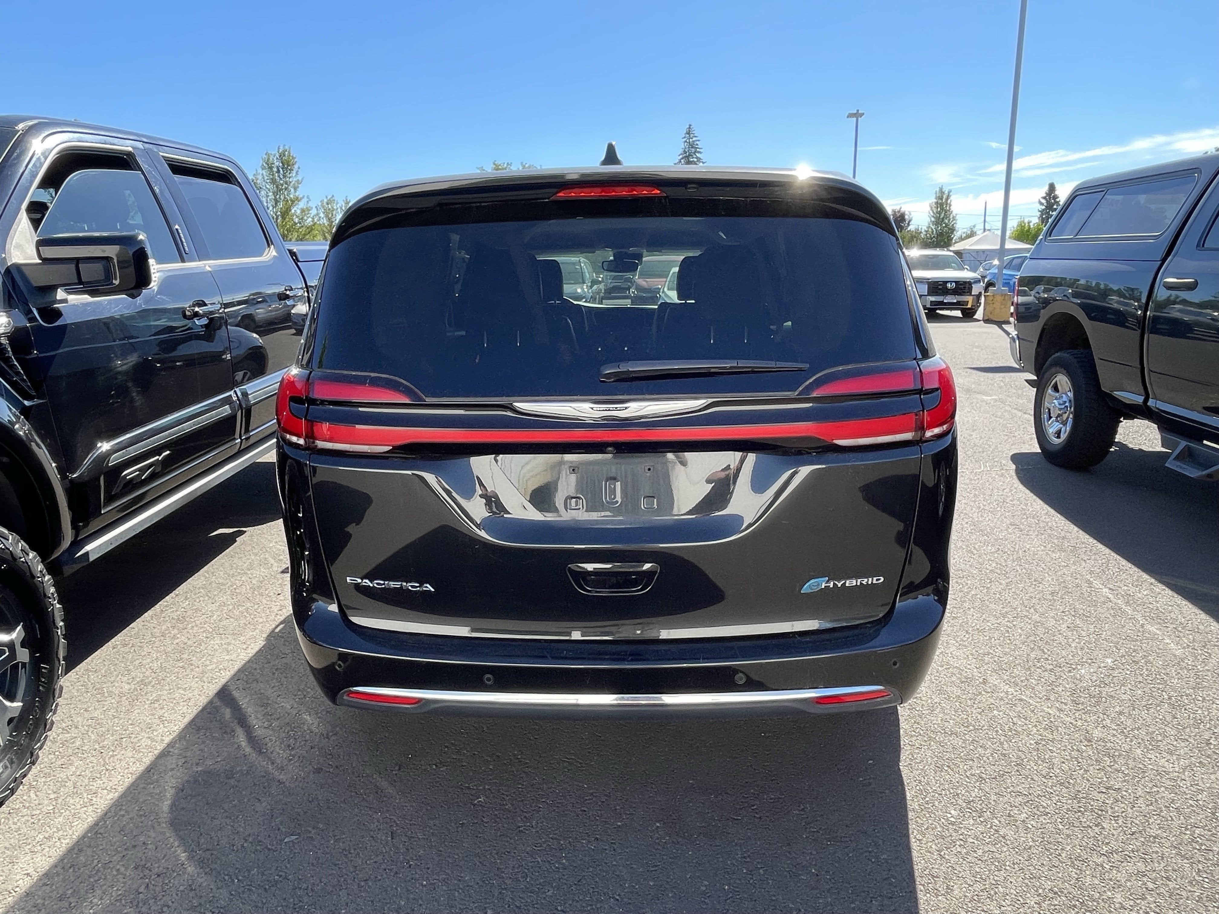 2023 Chrysler Pacifica Hybrid Touring L