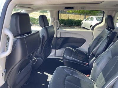 2023 Chrysler Pacifica Hybrid Limited