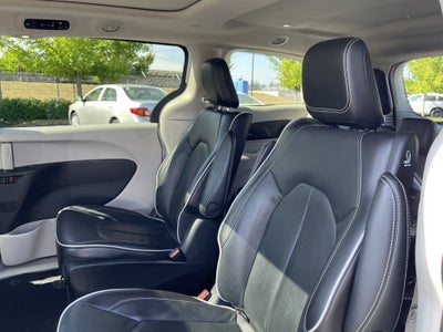 2023 Chrysler Pacifica Hybrid Limited