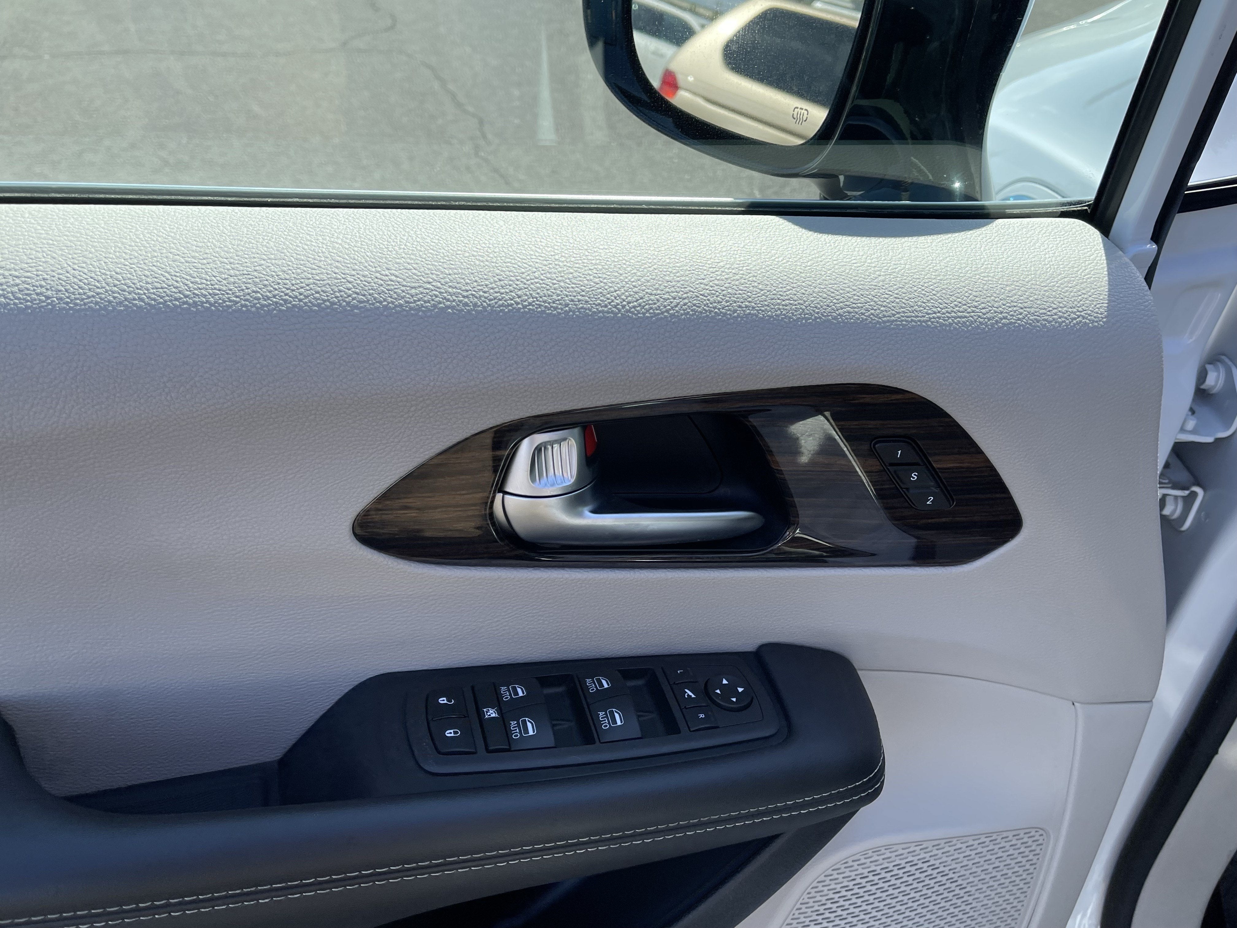 2023 Chrysler Pacifica Hybrid Limited