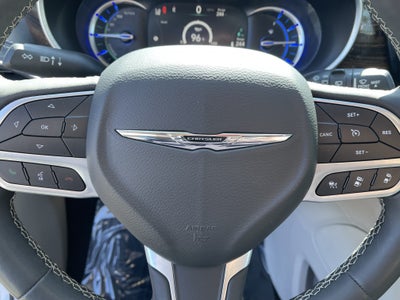 2023 Chrysler Pacifica Hybrid Limited